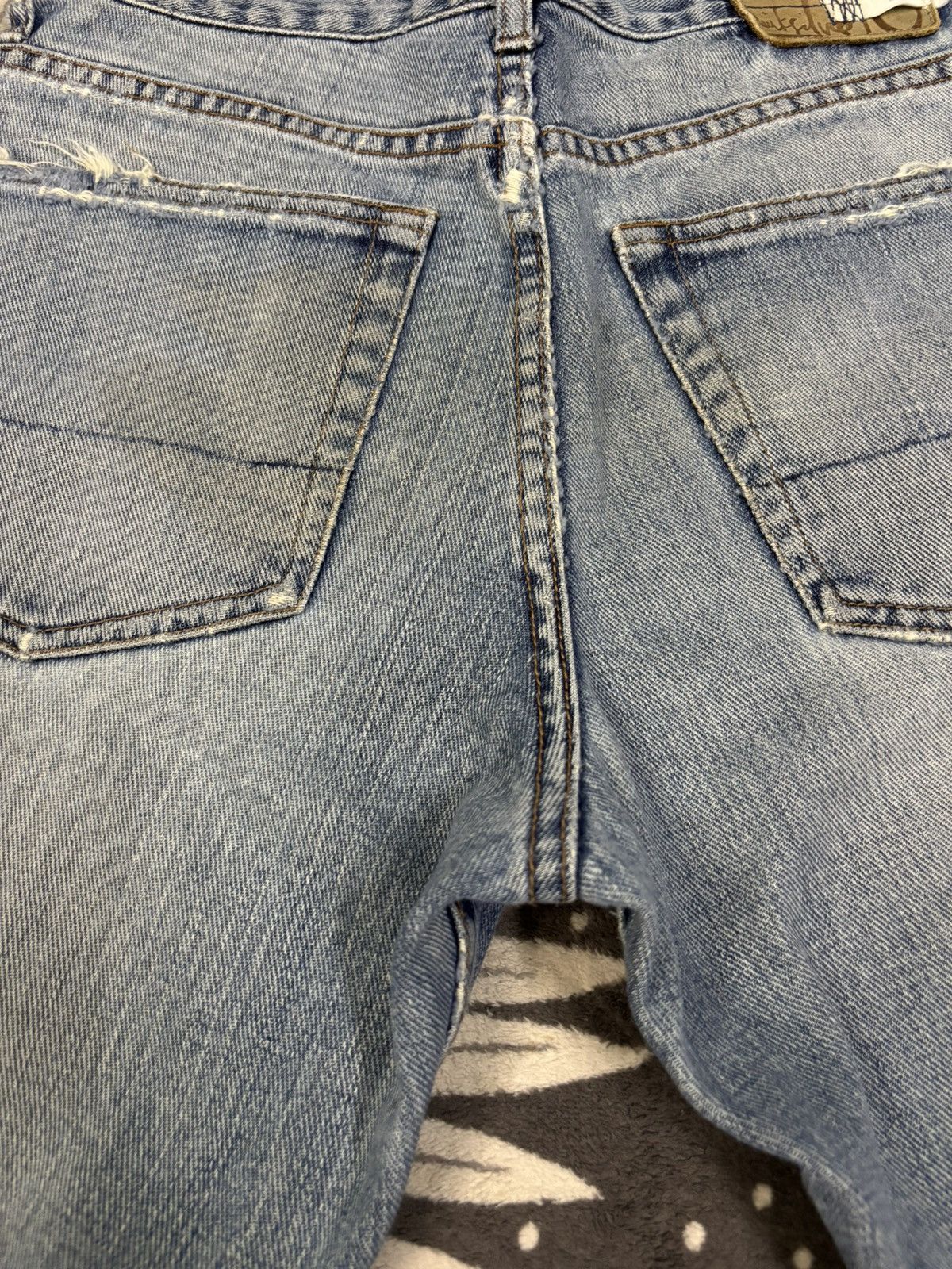 Quiksilver Vintage Quiksilver Light Washed Regular Fit Distressed Jeans Size US 29 - 12 Thumbnail