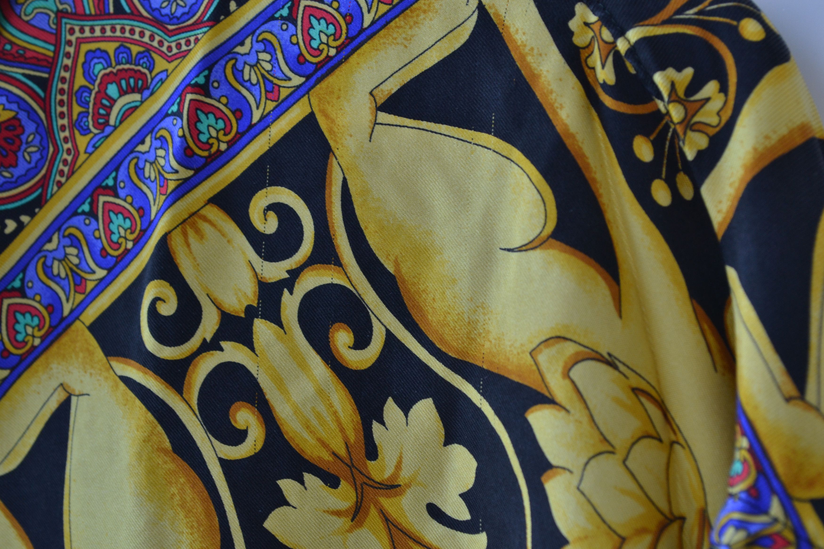 Versace VERSACE Shirt Silk Long Sleeve Baroque Printed Vintage Size US S / EU 44-46 / 1 - 10 Thumbnail
