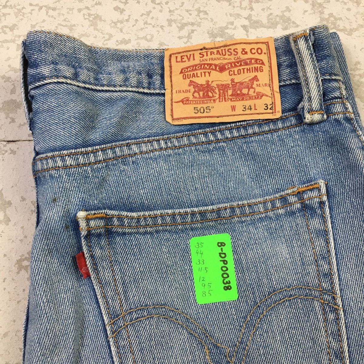 Levi's × Vintage Levis 505 Straight Fit Light Blue Jeans Size US 35 - 10 Thumbnail