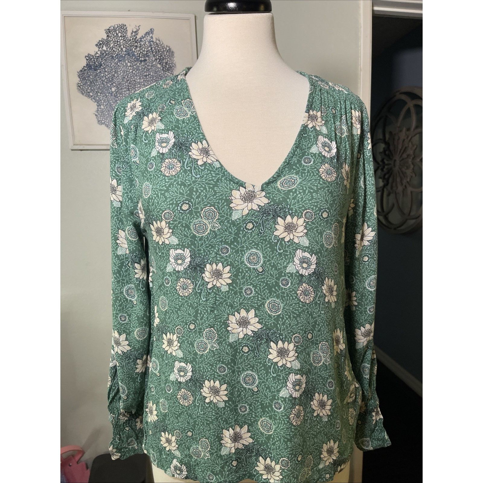 Lucky Brand Lucky Brand Women's Floral -Neck Top S/P Size S / US 4 / IT 40 - 1 Thumbnail