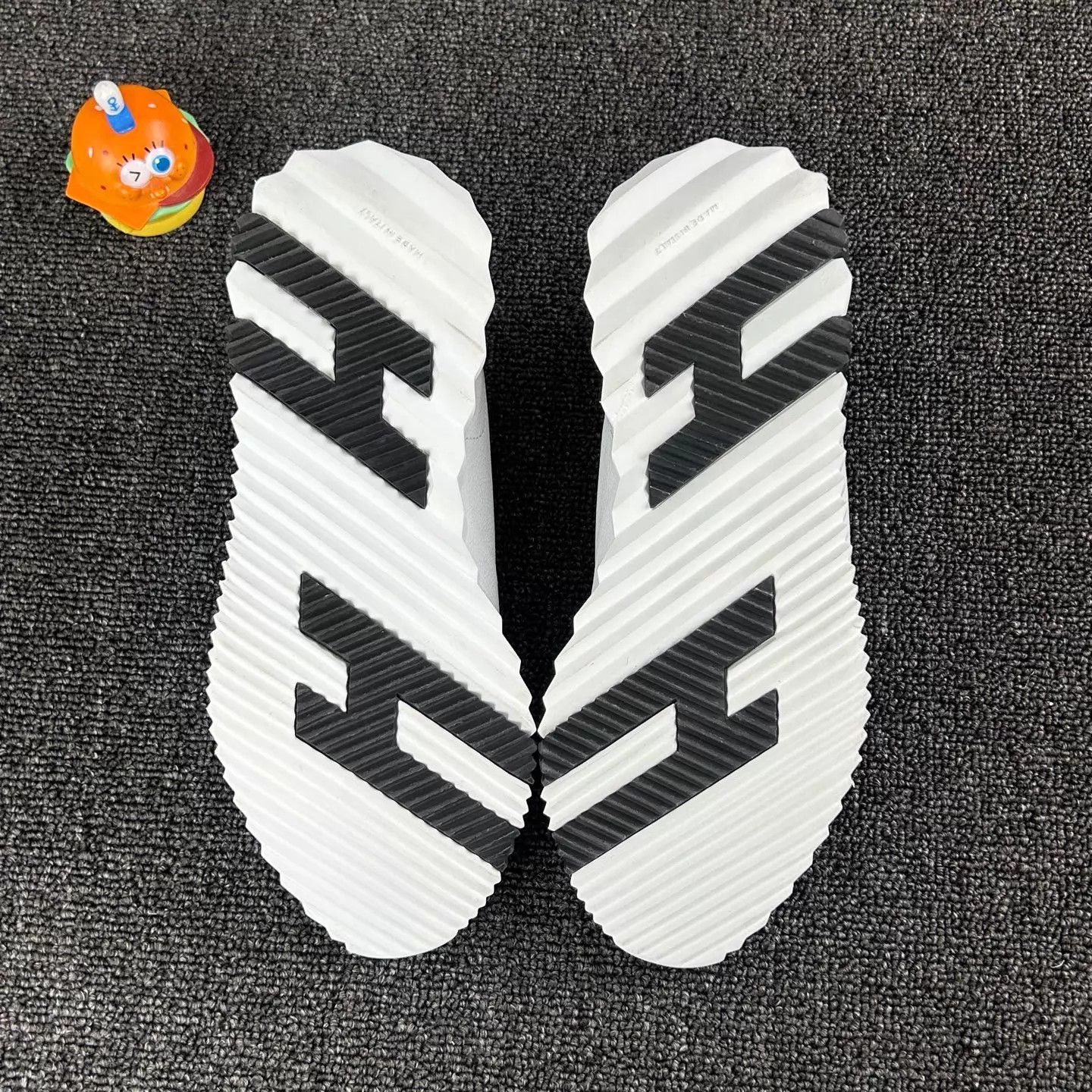 Hermes Hermes Bouncing Women's Black & White Sneakers 36.5 Size US 6 / IT 36 - 6 Thumbnail