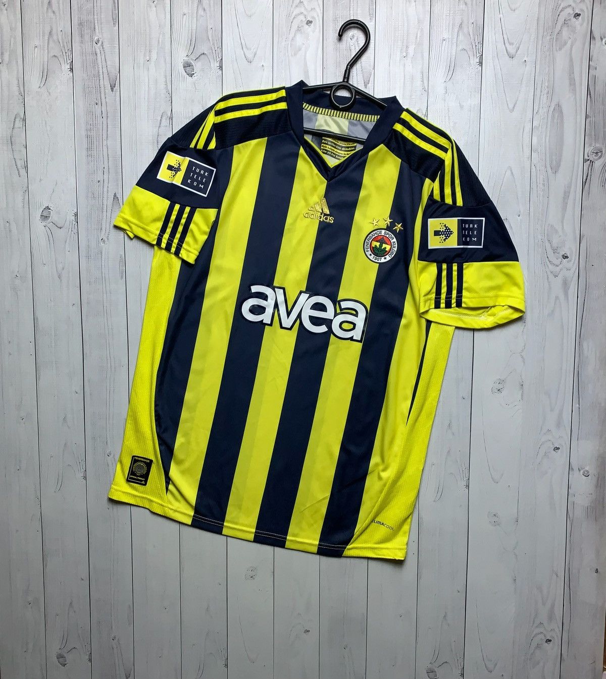Vintage Vintage Fenerbahce soccer tee striped yellow size L Size US L / EU 52-54 / 3 - 1 Thumbnail