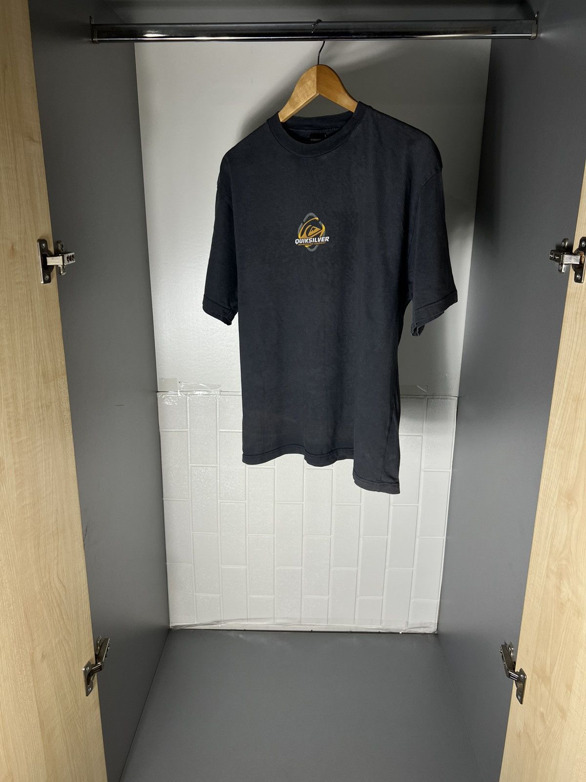 Quiksilver VINTAGE QUIKSILVER RETRO T-SHIRT SURF SKATEBOARD Y2K 90s Size US L / EU 52-54 / 3 - 9 Thumbnail