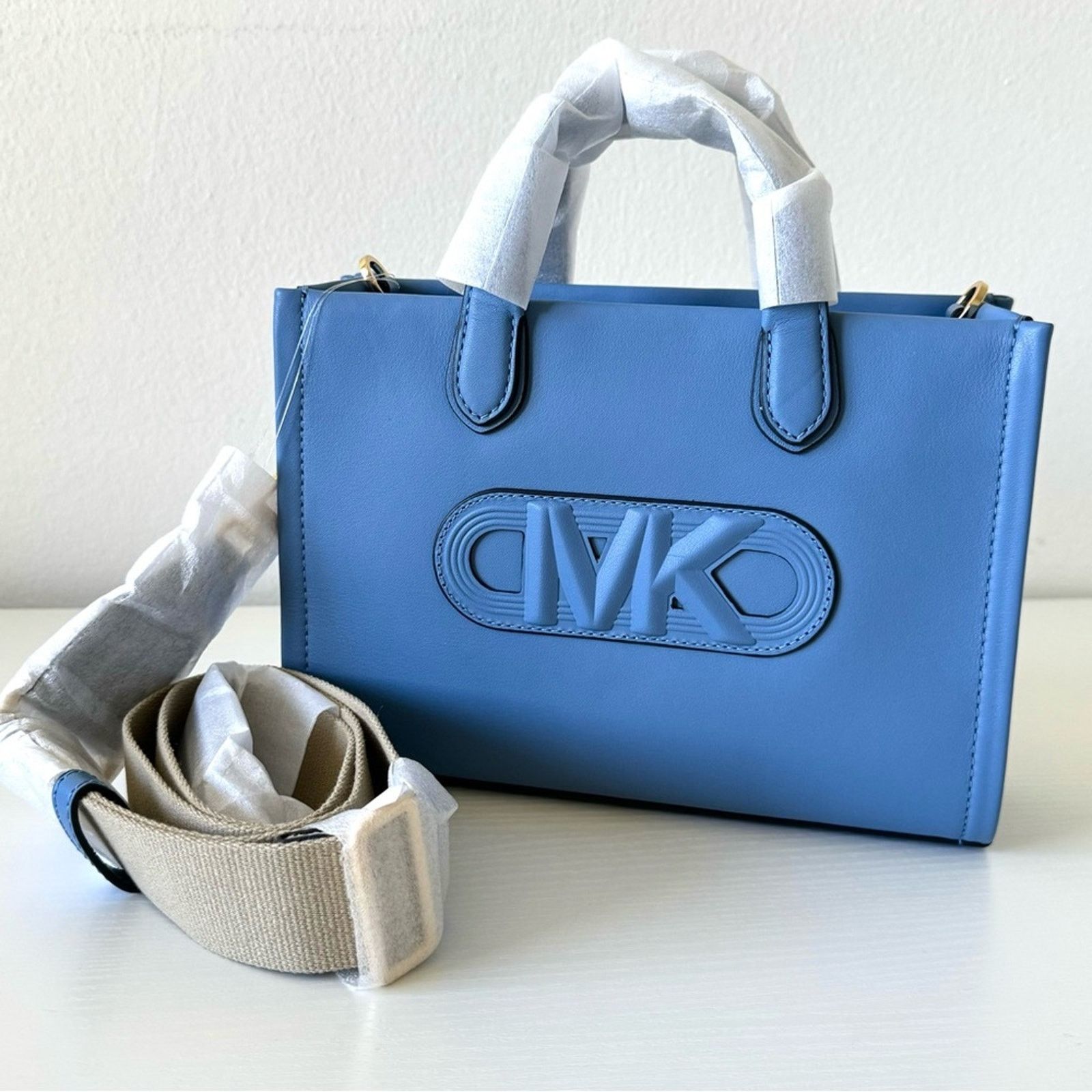 Michael Kors NWT! MICHAEL KORS GIGI French Blue Handbag, Small, MSPR. 450 Size ONE SIZE - 1 Thumbnail