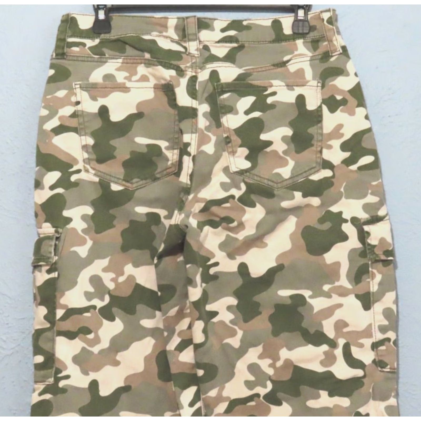 Vintage Celebrity Pink Jeans Women's 9/29 Green Camo Cargo High-Rise CJ25234AV6W Jeans Cargo Pockets Regular 30 Green Womens Size 30" / US 8 / IT 44 - 7 Thumbnail