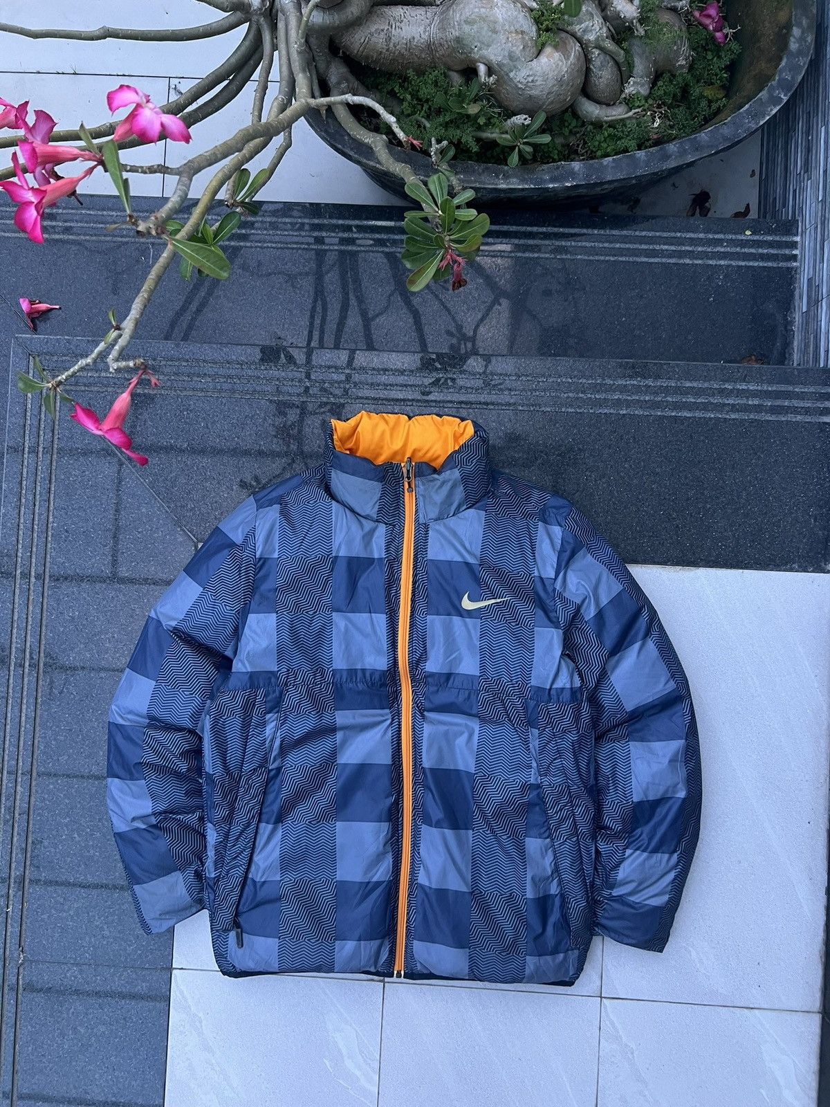 Nike × Vintage 00s Nike Swoosh Reversible Vintage Oversized Puffer Jacket Size US M / EU 48-50 / 2 - 1 Thumbnail