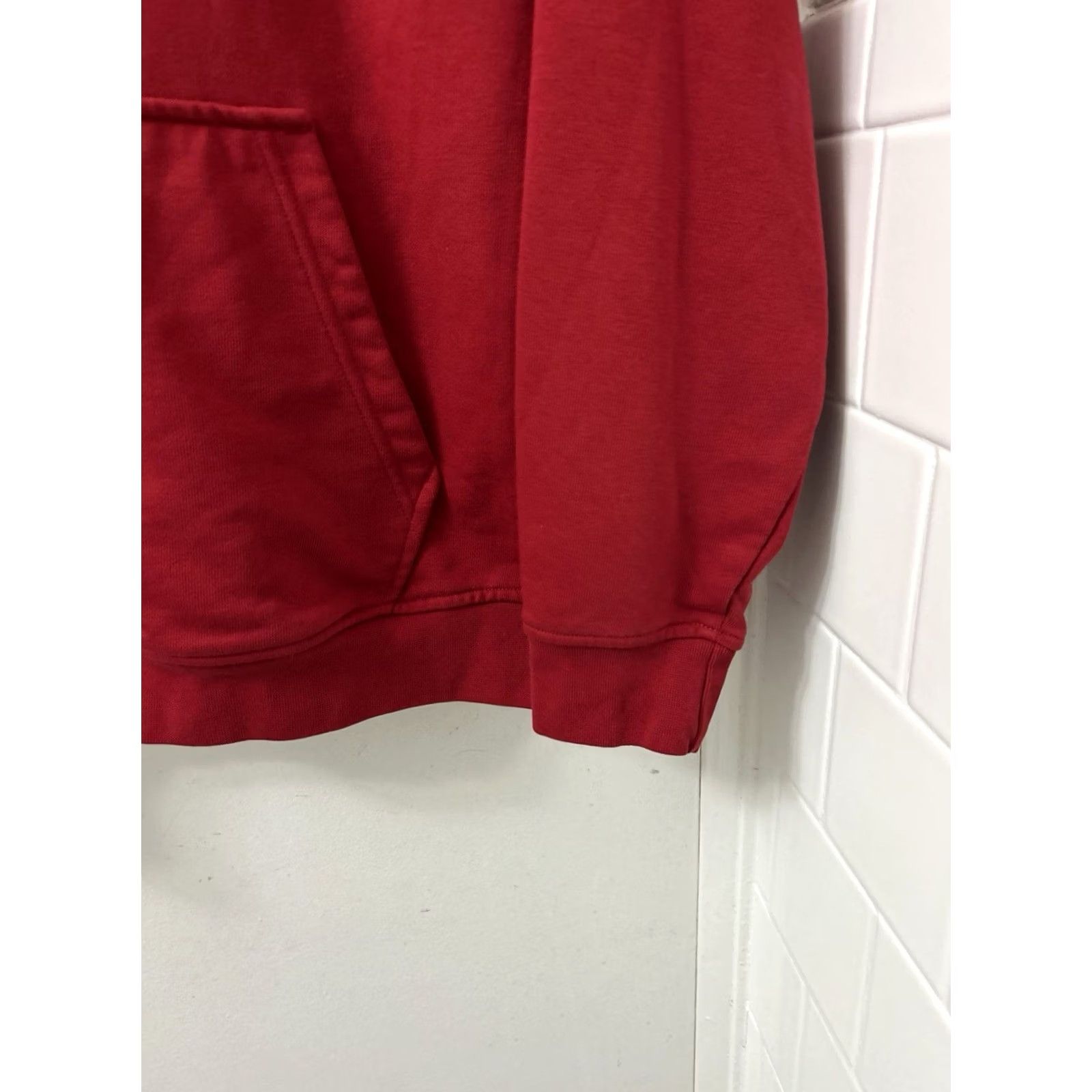 Jordan Brand Jordan Hoodie Mens Size Small Red Center Logo Dri-Fit Pullover Pocket L/S Size US S / EU 44-46 / 1 - 7 Thumbnail
