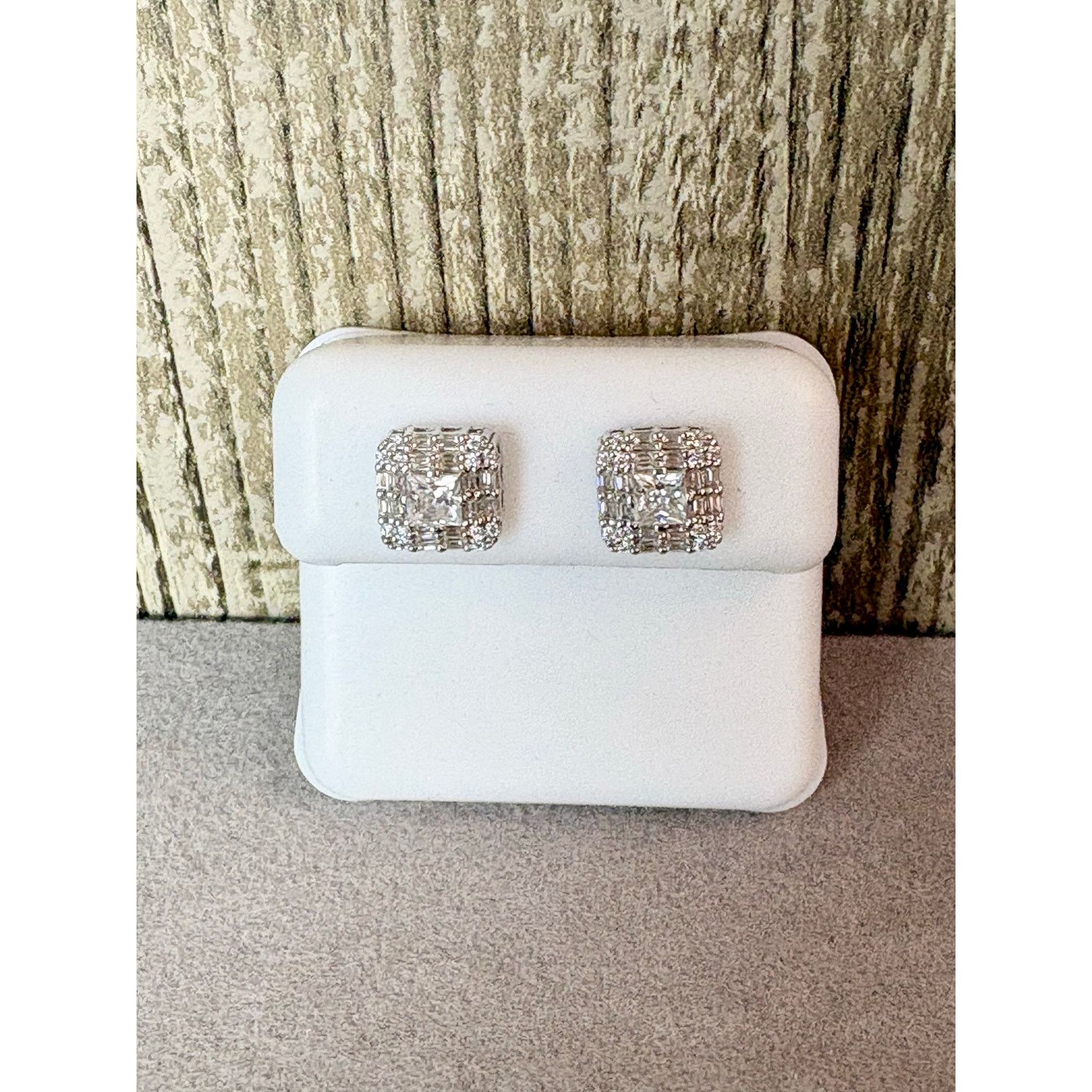 Jewelry 1.5 CTW VVS1 D Moissanite Stud Earrings Sterling Silver Size ONE SIZE - 6 Thumbnail