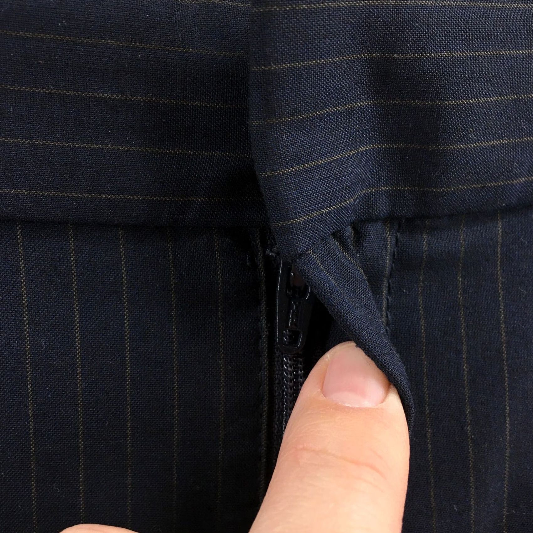 Banana Republic Banana Republic Dress Pants Womens 0 Blue Pinstriped Mid Rise Zip Fly Casual Dress Pants Womens Regular Blue Pinstriped 0 Size 25" / US 0 / IT 36 - 4 Thumbnail