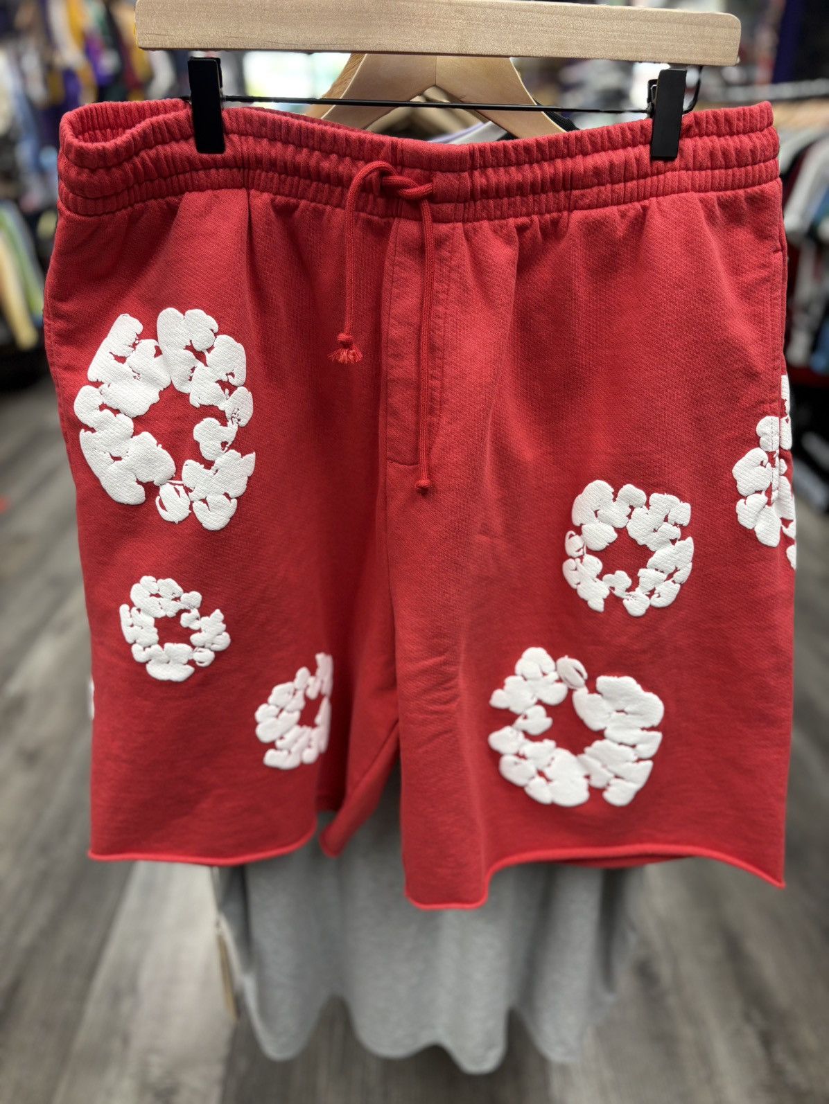 DENIM TEARS Cotton Wreath Shorts Red XXL Size US 38 / EU 54 - 1 Thumbnail