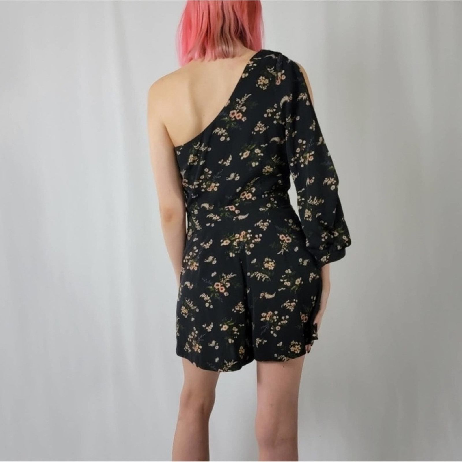 Topshop Topshop Floral Romper Size 28" / US 6 / IT 42 - 8 Thumbnail