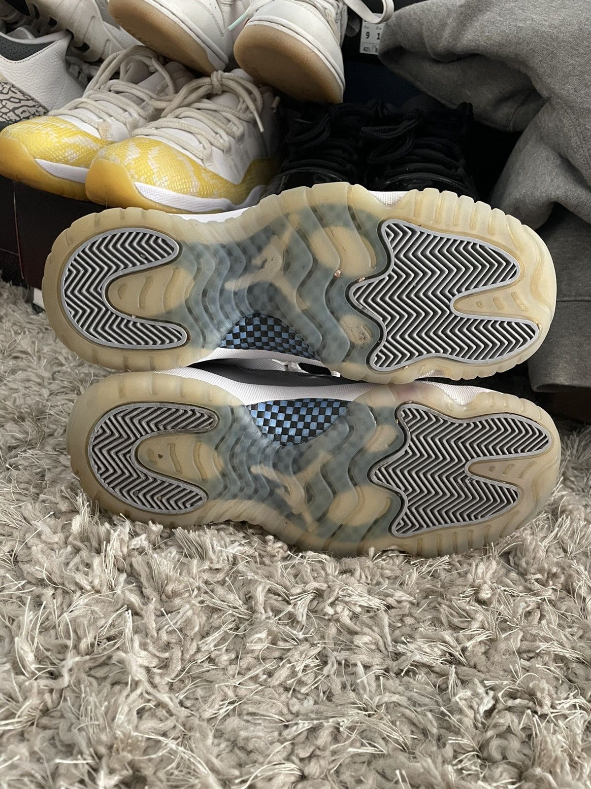 Jordan Brand Jordan 11 Low Cement Grey Size US 7 / EU 40 - 7 Thumbnail