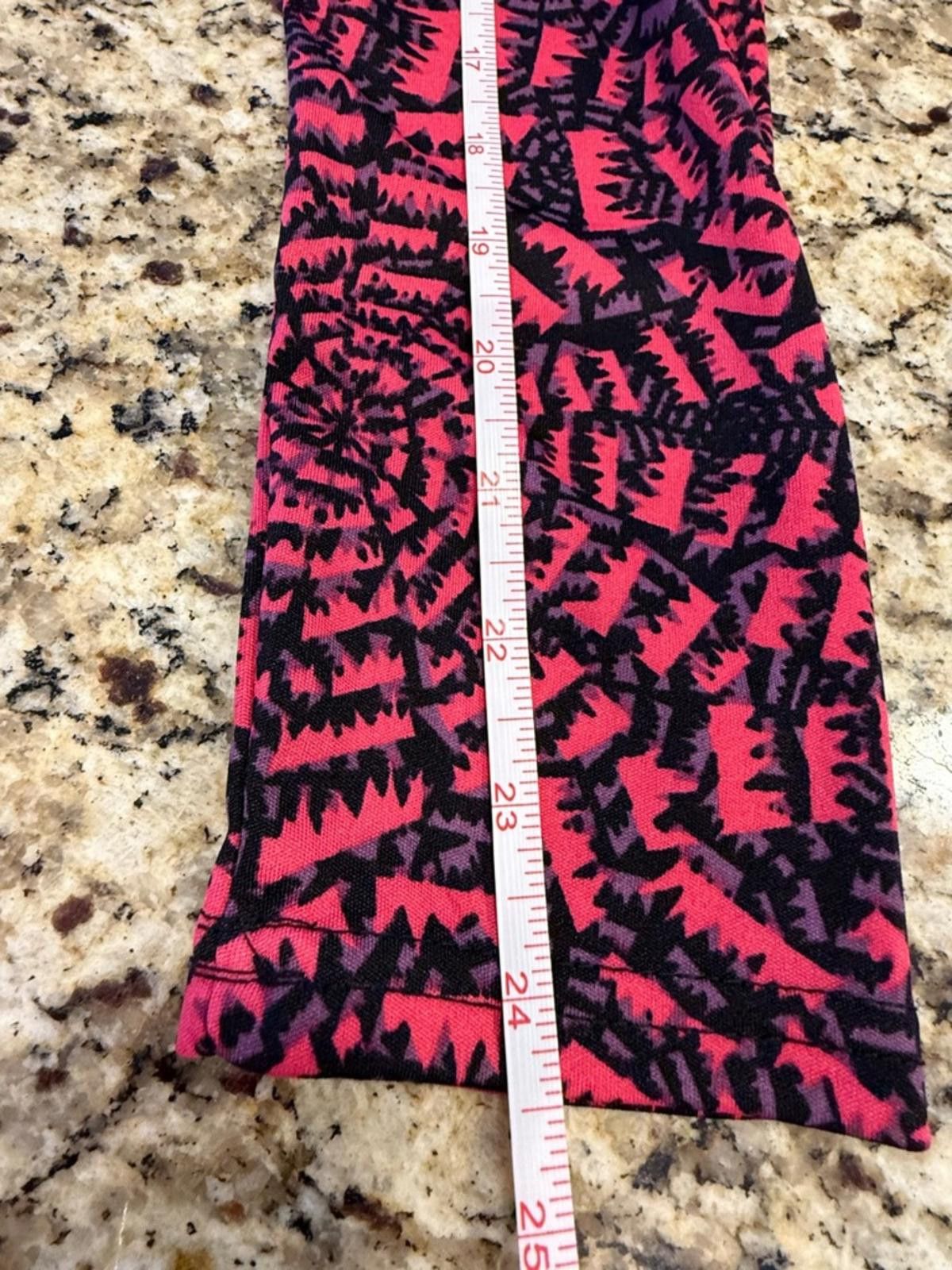 Jean Jera crop leggings web pattern bold pink purple & black XS Size 26" / US 2 / IT 38 - 5 Thumbnail