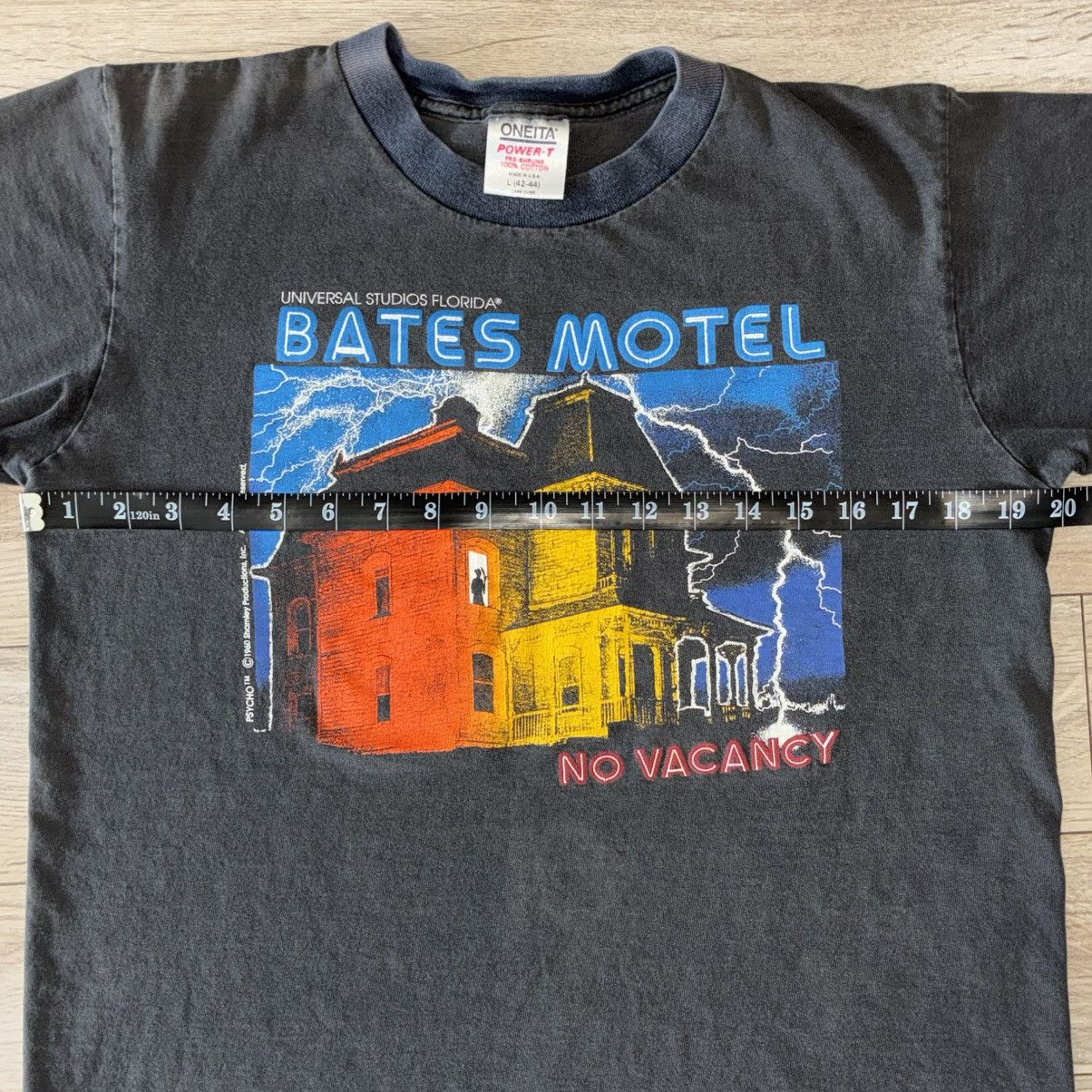 Other 90s Universal Studios Bates Motel no vacancy movie tee shirt Size US L / EU 52-54 / 3 - 6 Thumbnail