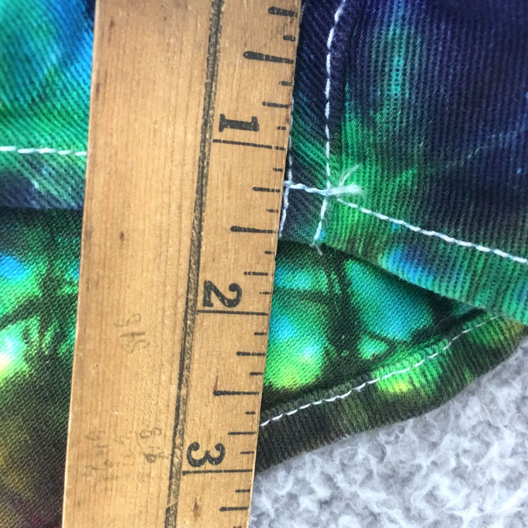 H&M Divided by H&M Cut Off Shorts Womens 12 Multicolor Tie Dye High Rise 5 Pockets Size 24" / US 00 / IT 34 - 6 Thumbnail
