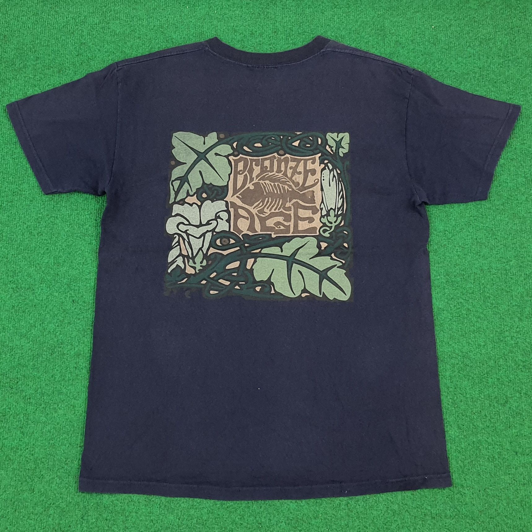 Vintage Vintage Bronze Age Surfing Brand Tshirt Size US L / EU 52-54 / 3 - 1 Thumbnail