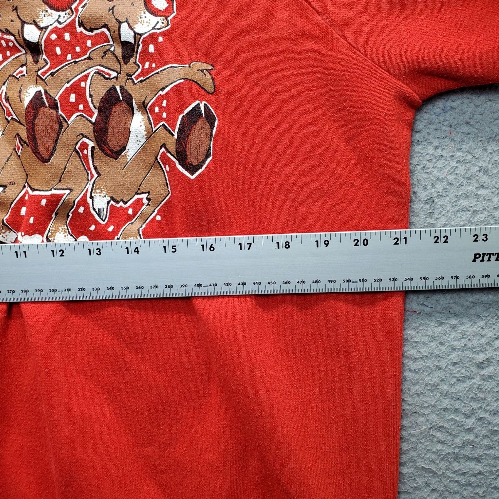 Vintage TNT Unisex XL Red Santa & Reindeers Christmas Sweatshirt Shirt Size US XL / EU 56 / 4 - 4 Thumbnail