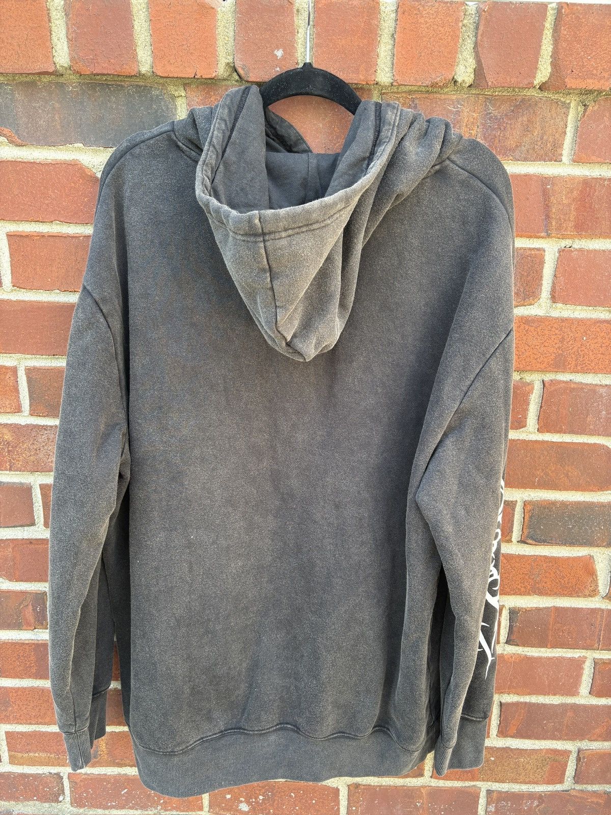 Hot Topic Hot Topic Hoodie Y2K Skull Barbed Wire Streetwear Size XL Size US XL / EU 56 / 4 - 6 Thumbnail