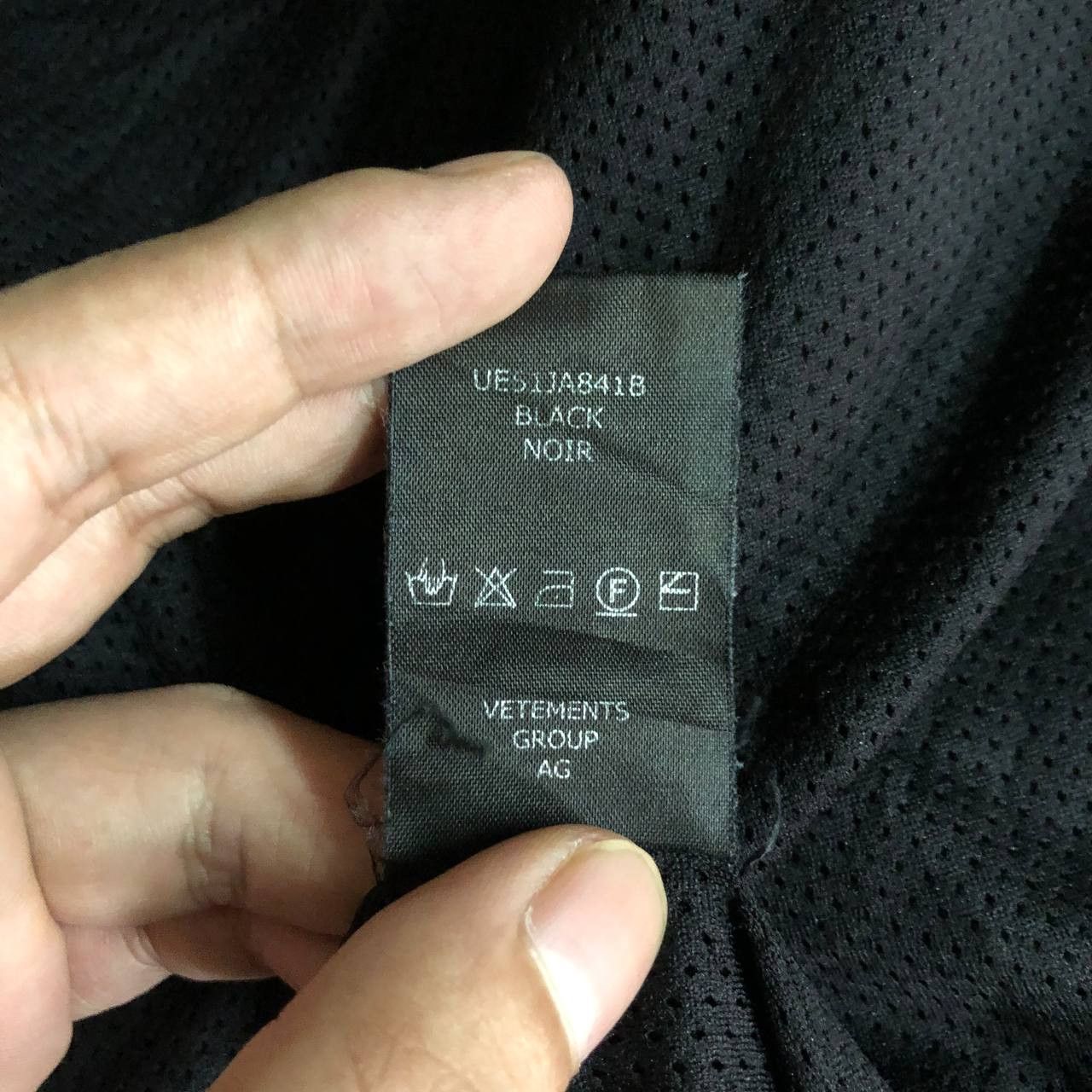 Vetements Vetements Tape logo track suit Size US M / EU 48-50 / 2 - 11 Thumbnail