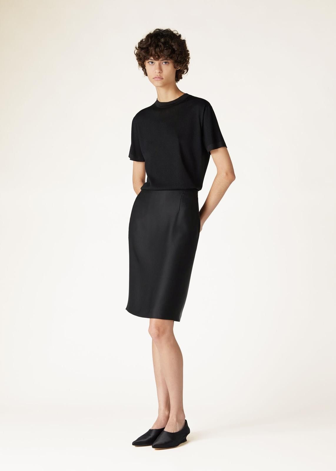 Loro Piana o1srvl11e0125 FAN6243 Suwa Crewneck T-Shirt in Black Size S / US 4 / IT 40 - 7 Thumbnail
