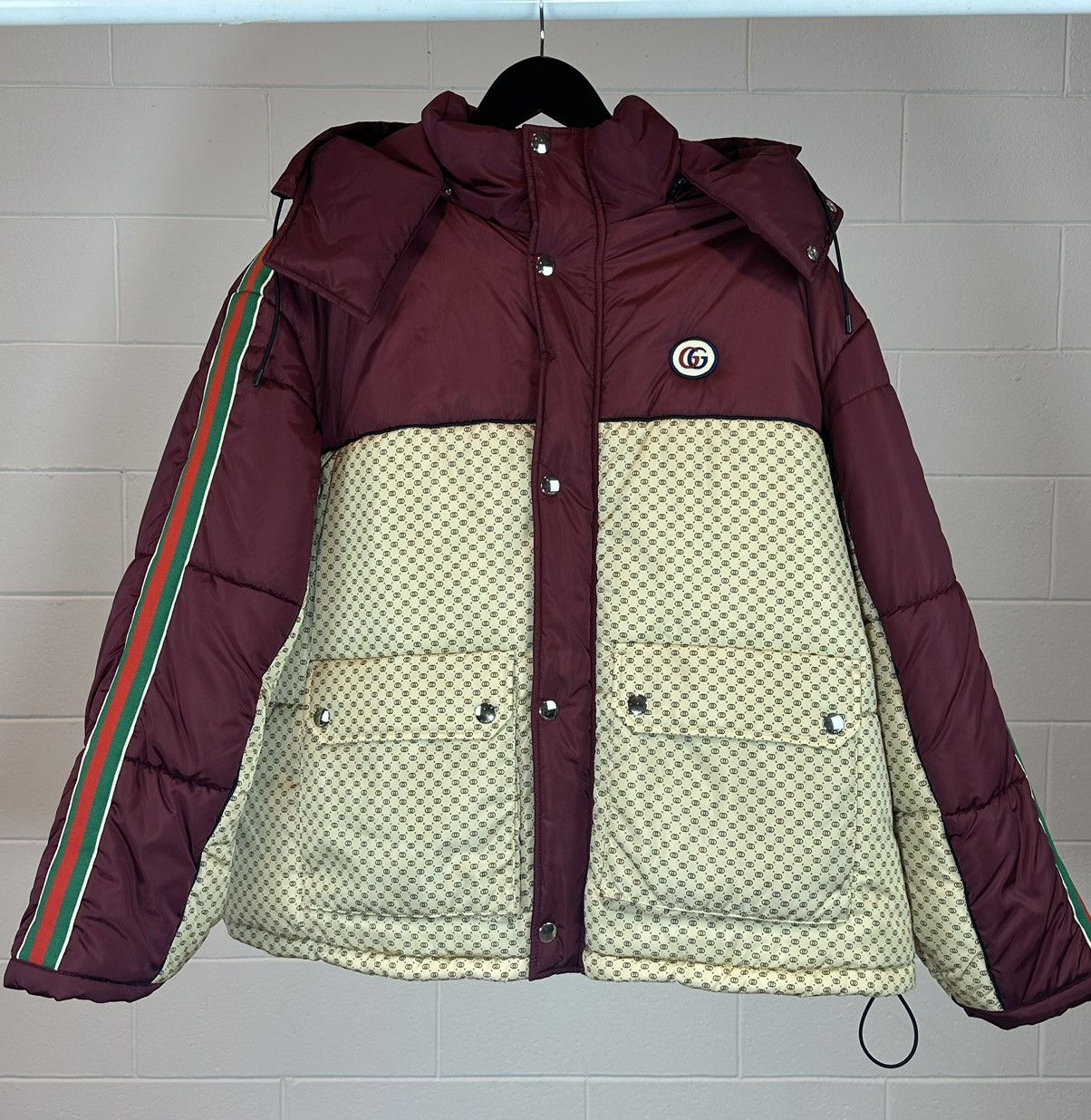 Image of Gucci Jacket Color-Block Gg. Size 44 in Beige, Men's