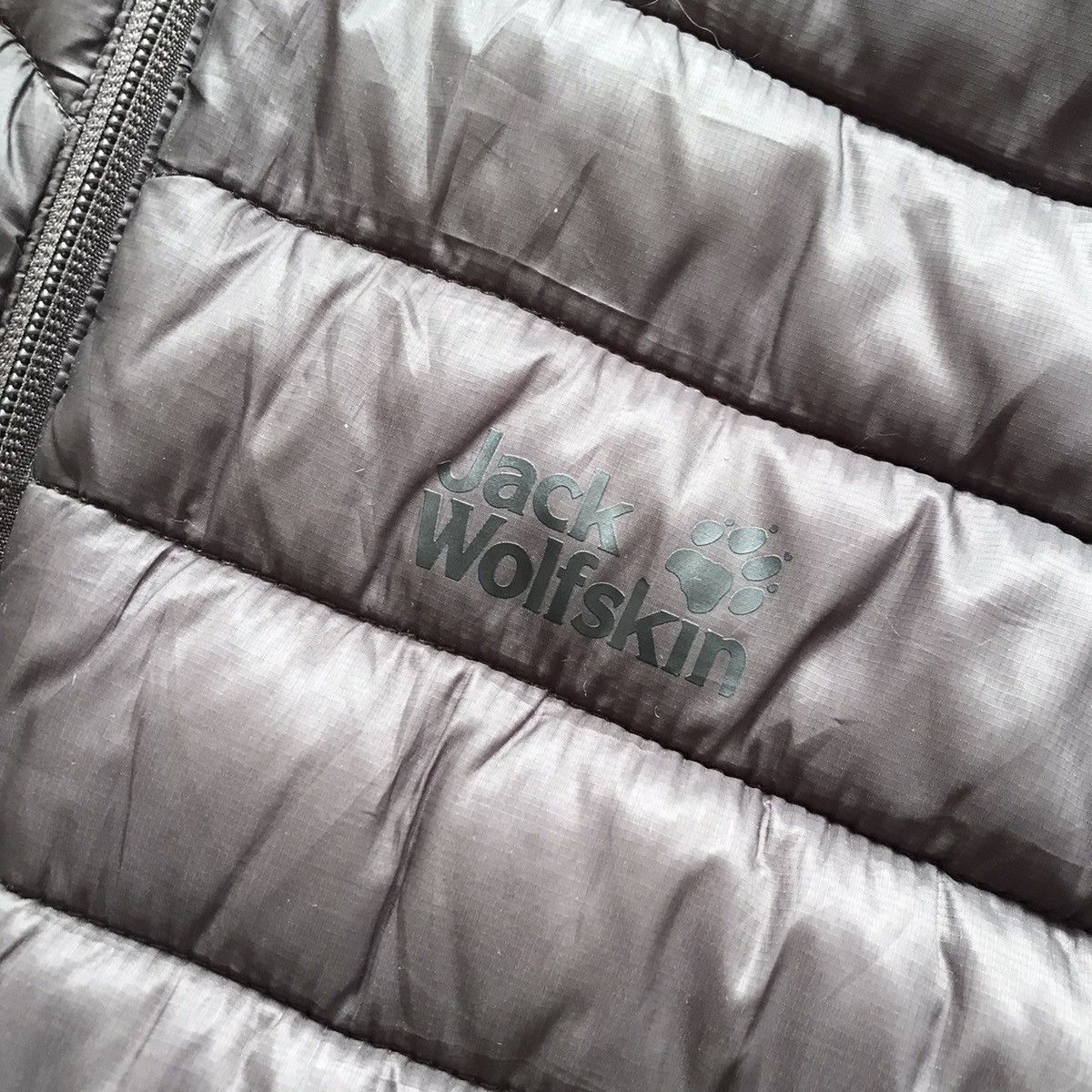 Vintage Vintage Jack Wolfskins Quilted Down Jacket Gorpcore Y2K S Size US S / EU 44-46 / 1 - 4 Thumbnail
