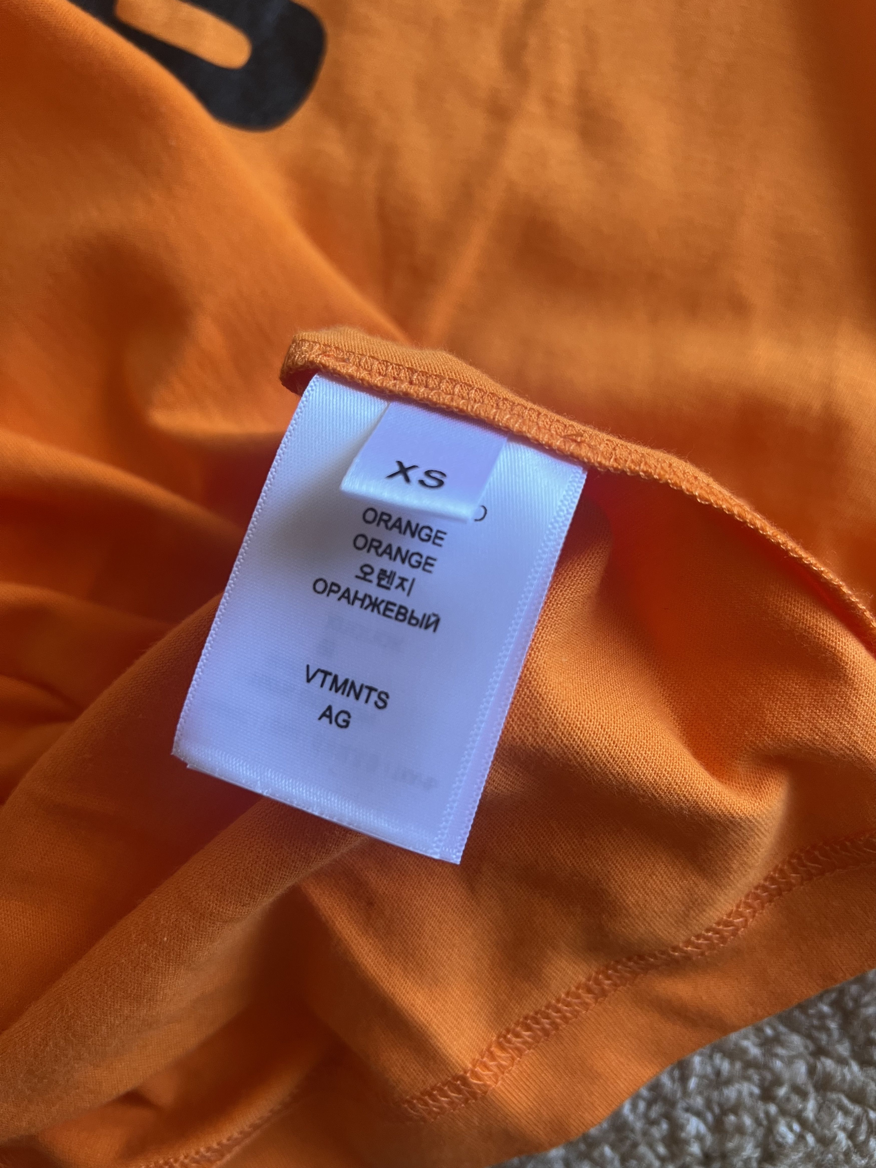 VTMNTS × Vetements VTMNTS orange T-Shirt yes no Size US XS / EU 42 / 0 - 5 Thumbnail
