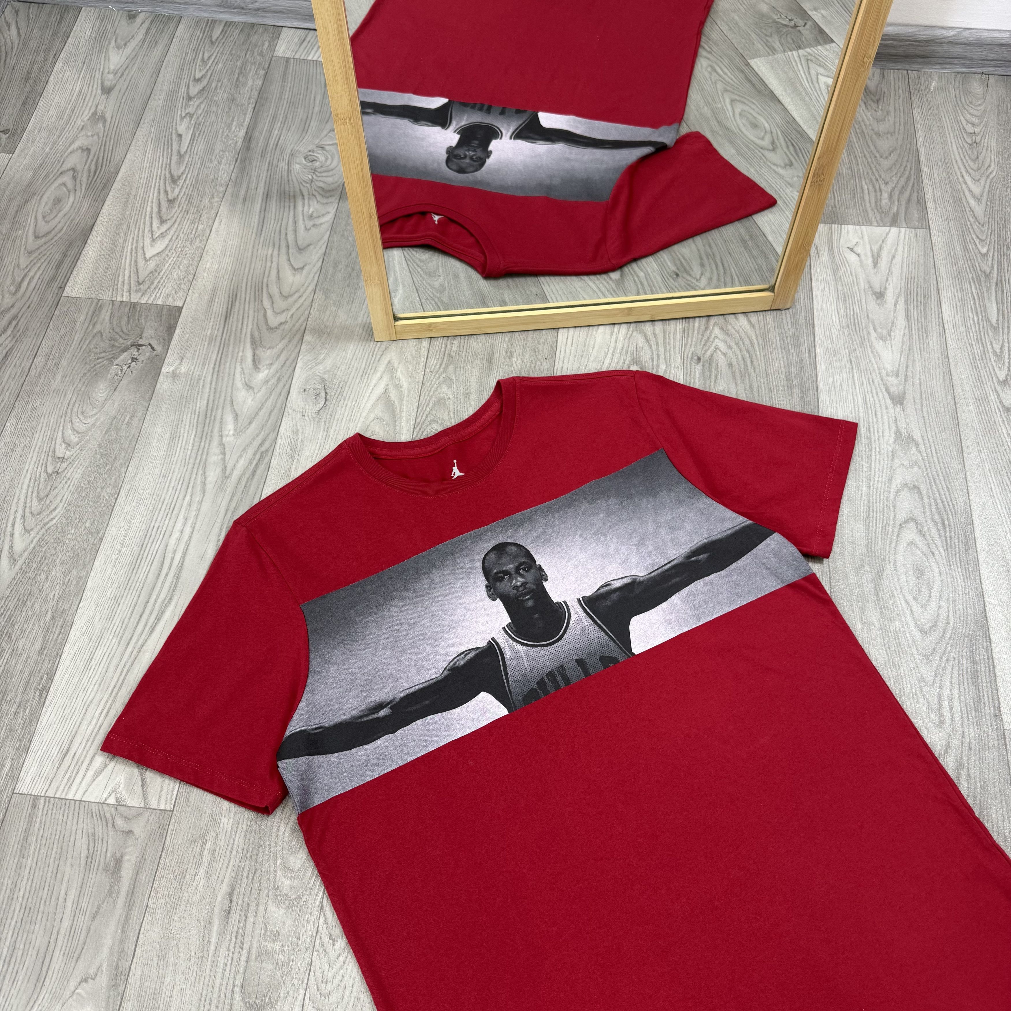 Jordan Brand Jordan Red Graphic Tee Shirt Size US L / EU 52-54 / 3 - 7 Thumbnail