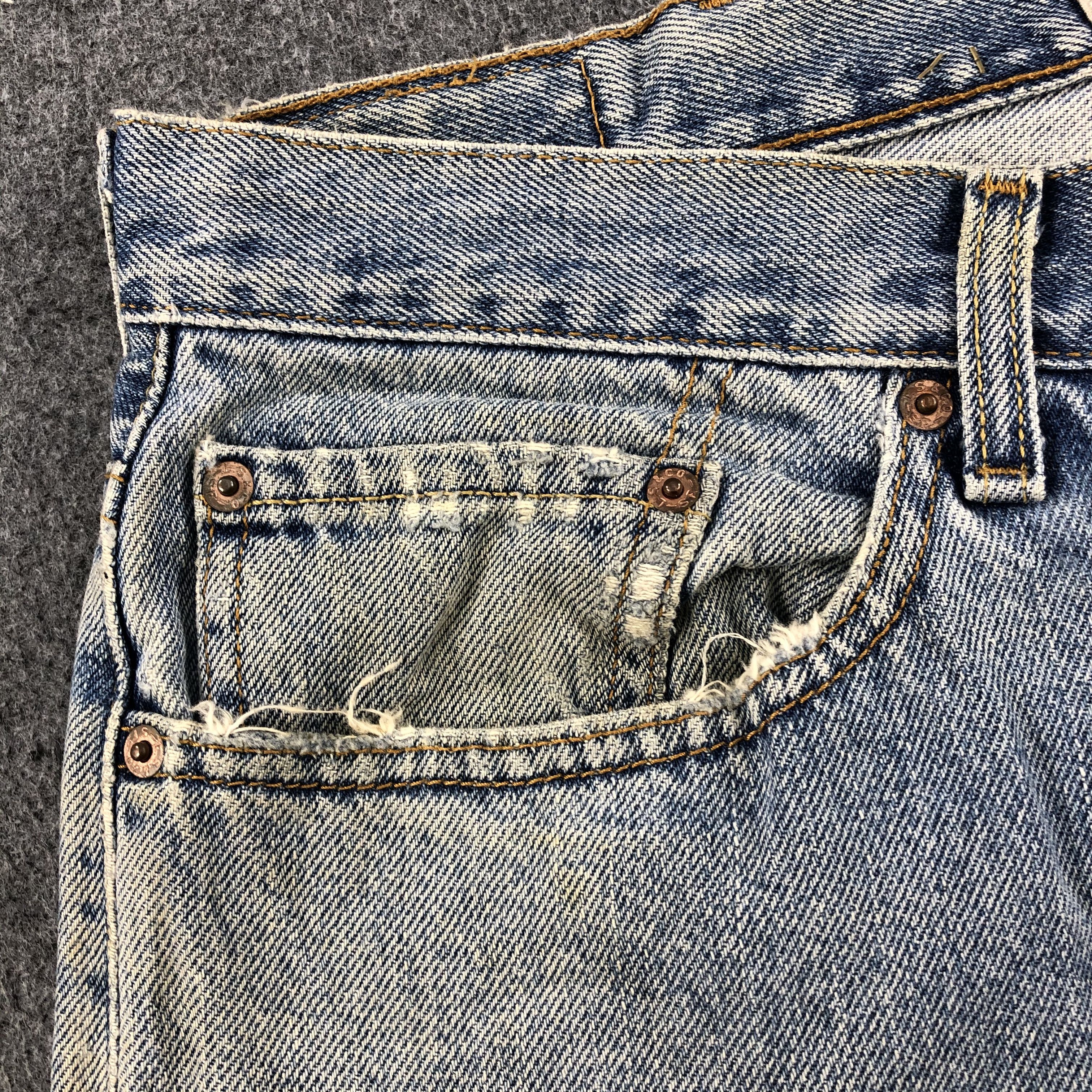 Levi's Vintage Light Wash Levis 505 Jeans-J1490 Size US 39 - 9 Thumbnail