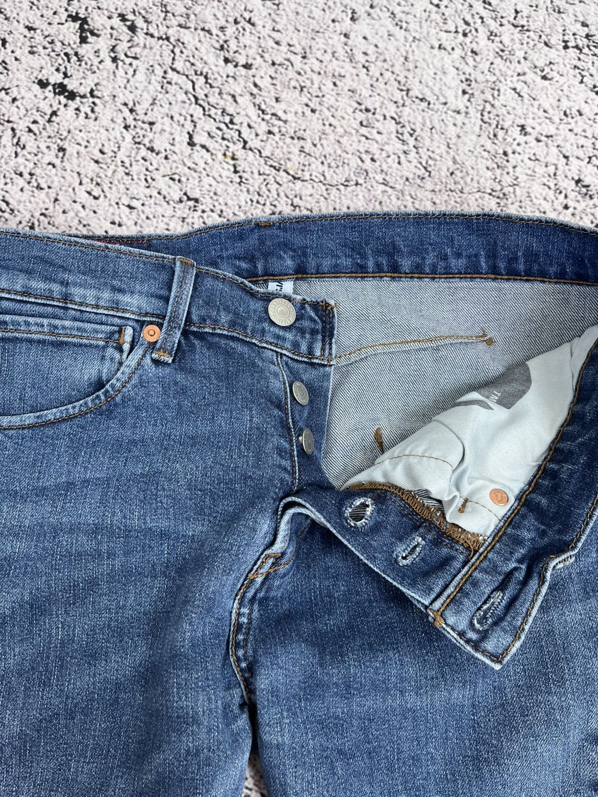 Levi's Vintage Levi's Engineered Vintage Twisted Jeans Size 29 Size US 29 - 4 Thumbnail