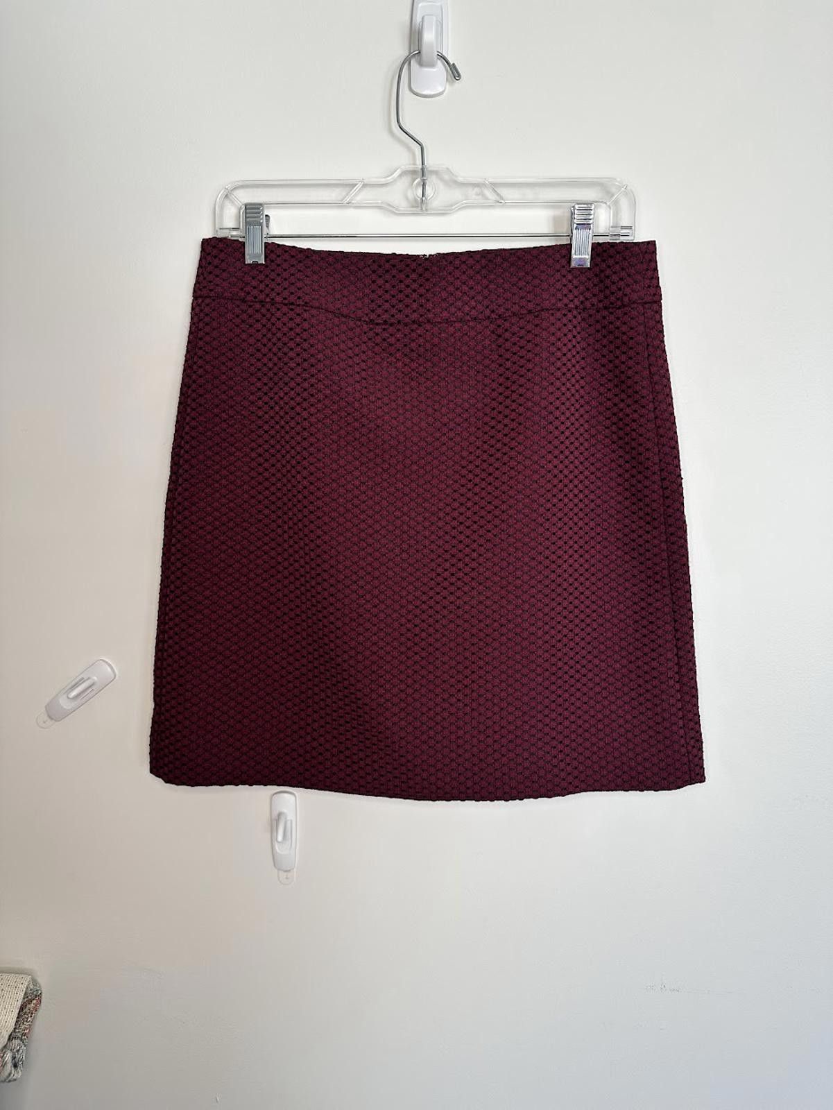 Other Ann Taylor Loft - Burgundy Mini Skirt - Sz. 4 Size 27" / US 4 / IT 40 - 1 Thumbnail