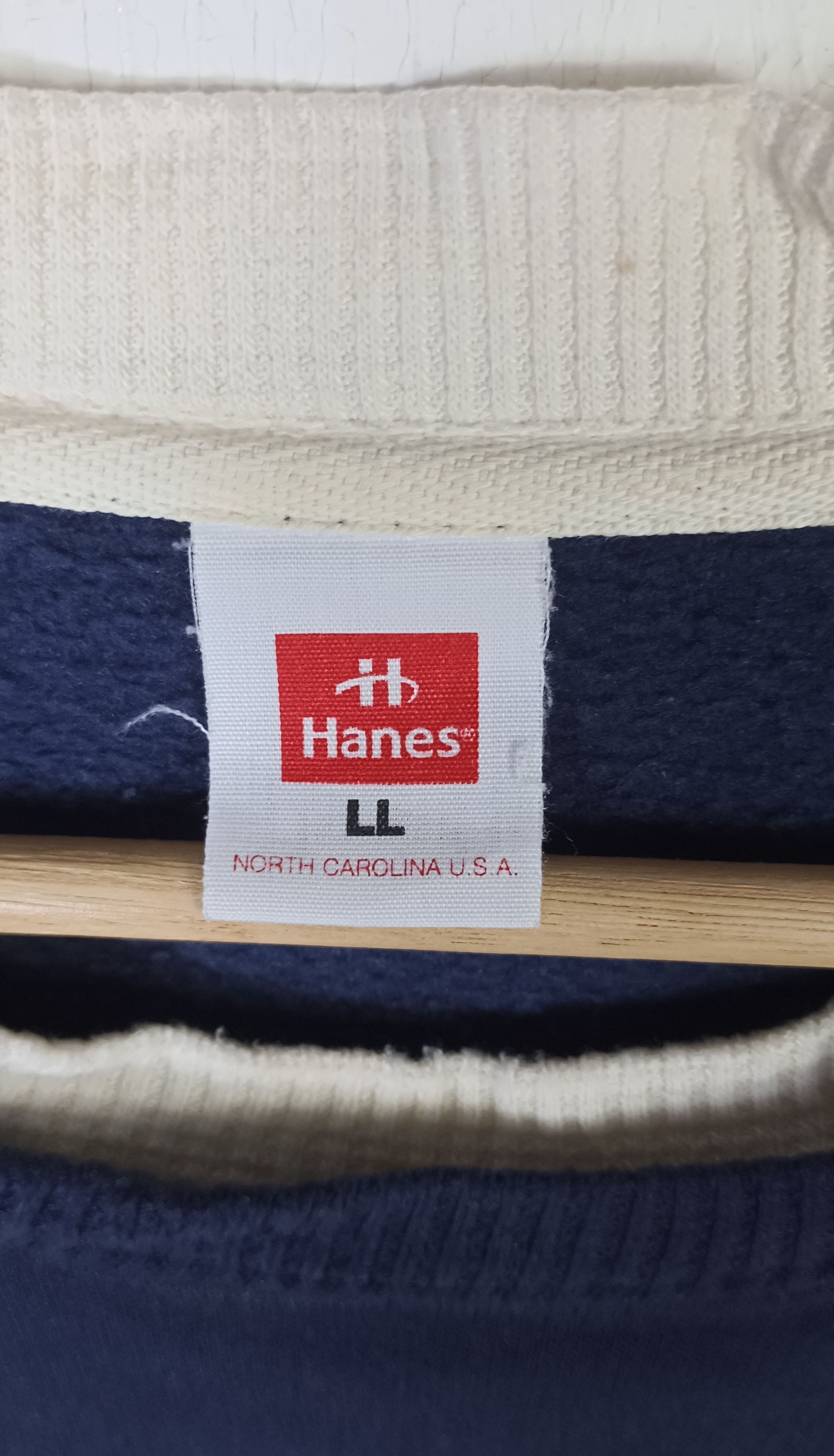 Hanes × Japanese Brand × Vintage Vintage Hanes Embroidered logo Sweatshirt Size US XL / EU 56 / 4 - 6 Thumbnail