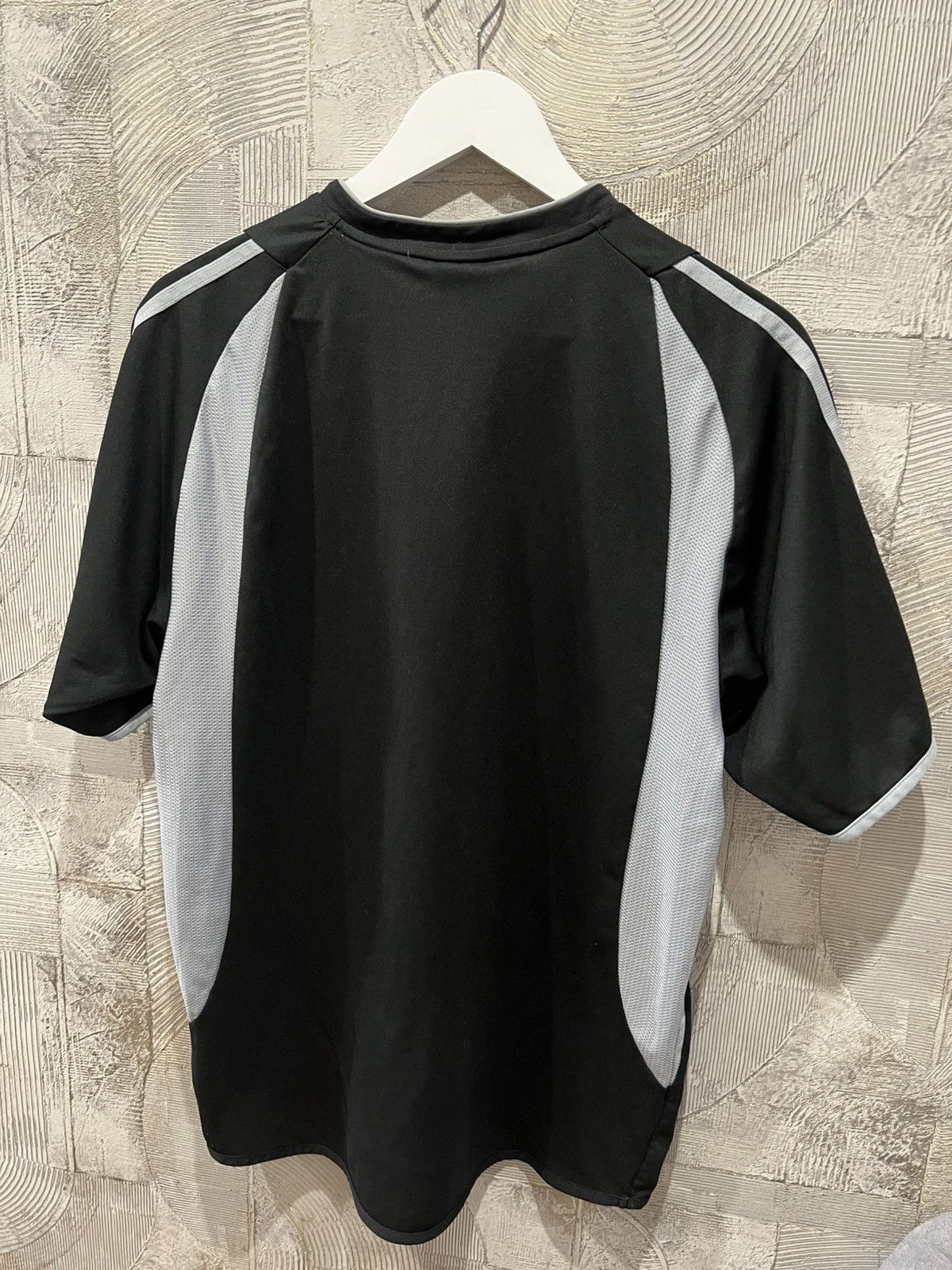 Adidas × Vintage New Castle Adidas vintage 2003 football jersey streetwear Size US M / EU 48-50 / 2 - 9 Thumbnail