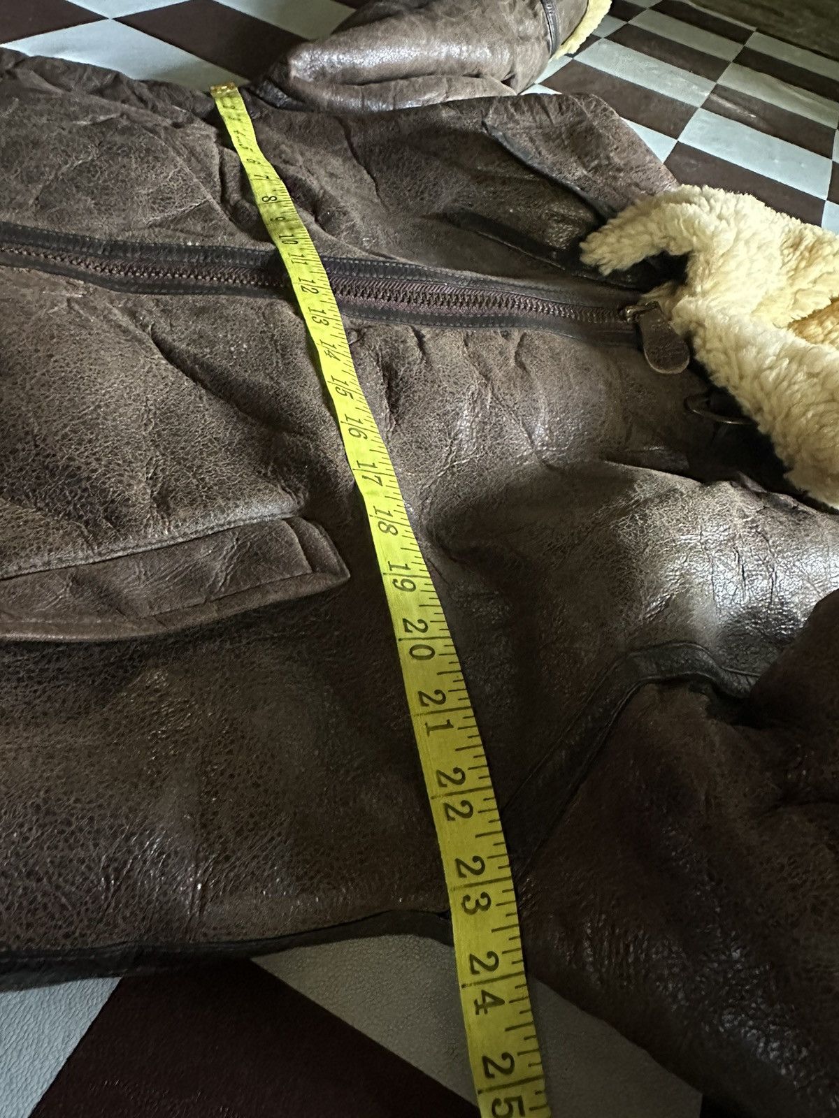 Vintage Vintage B-3 sheepskin jacket Size US L / EU 52-54 / 3 - 16 Thumbnail