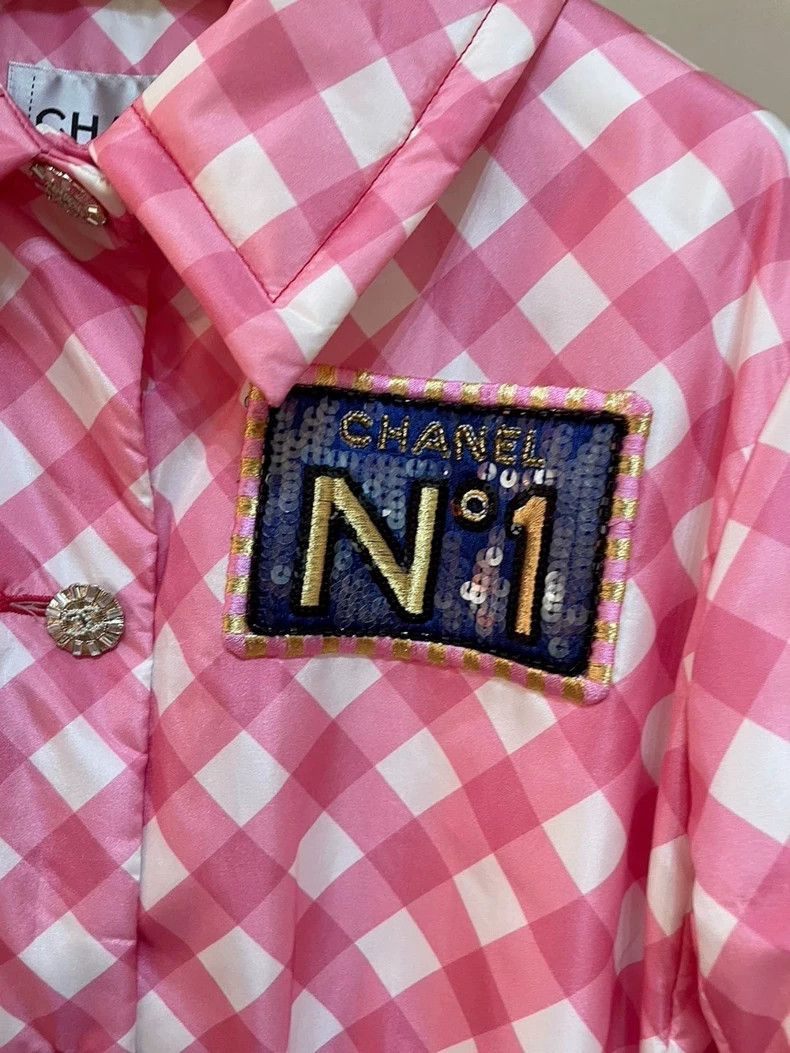 Chanel Chanel 23C pink and white plaid logo waist jacket Size S / US 4 / IT 40 - 6 Thumbnail