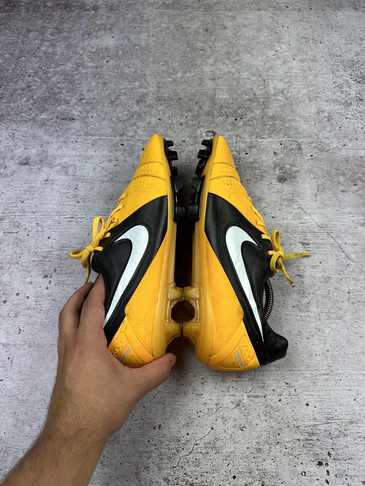 Nike 2012 Nike CTR 360 Maestro Vintage Soccer Boots Size US 13 / EU 46 - 11 Thumbnail