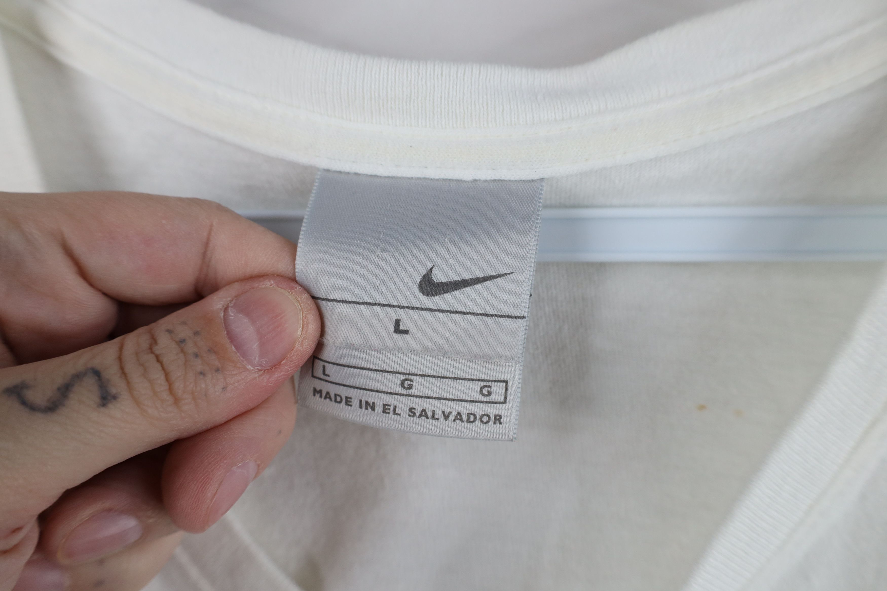 Nike × Vintage Vintage 90s Y2K Nike Sportswear Scott Big Swoosh T-Shirt Size L / US 10 / IT 46 - 7 Thumbnail