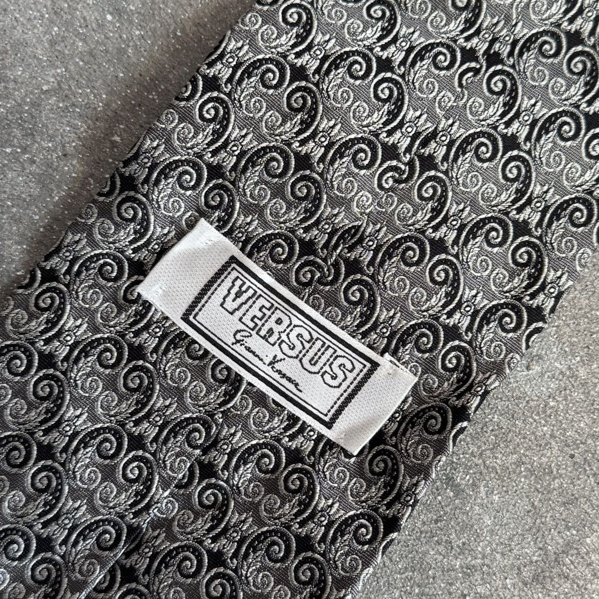 Versace × Vintage 80s Versace VERSUS by Gianni Versace Vintage Tie Size ONE SIZE - 1 Thumbnail