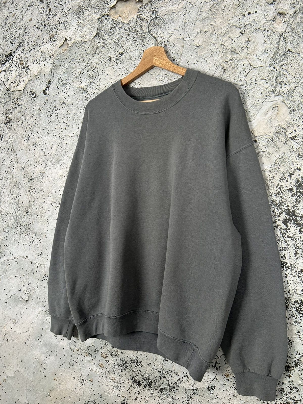 Vintage Vintage Blank Basic Grey Crewneck 90s Boxy Baggy Size US L / EU 52-54 / 3 - 2 Thumbnail