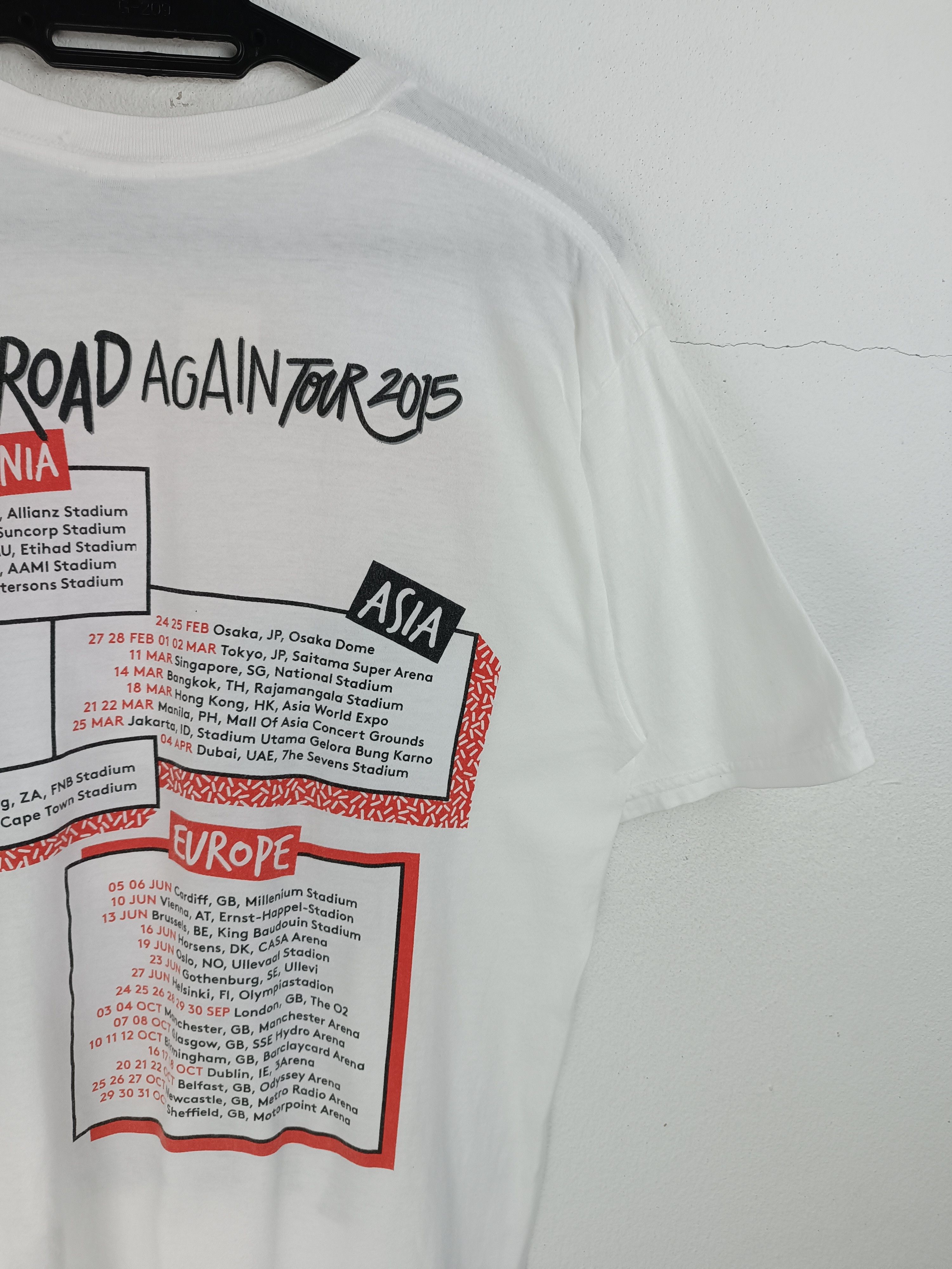Band Tees VINTAGE ONE DIRECTION TOUR TEE harry styles swift zayn Size US M / EU 48-50 / 2 - 12 Thumbnail