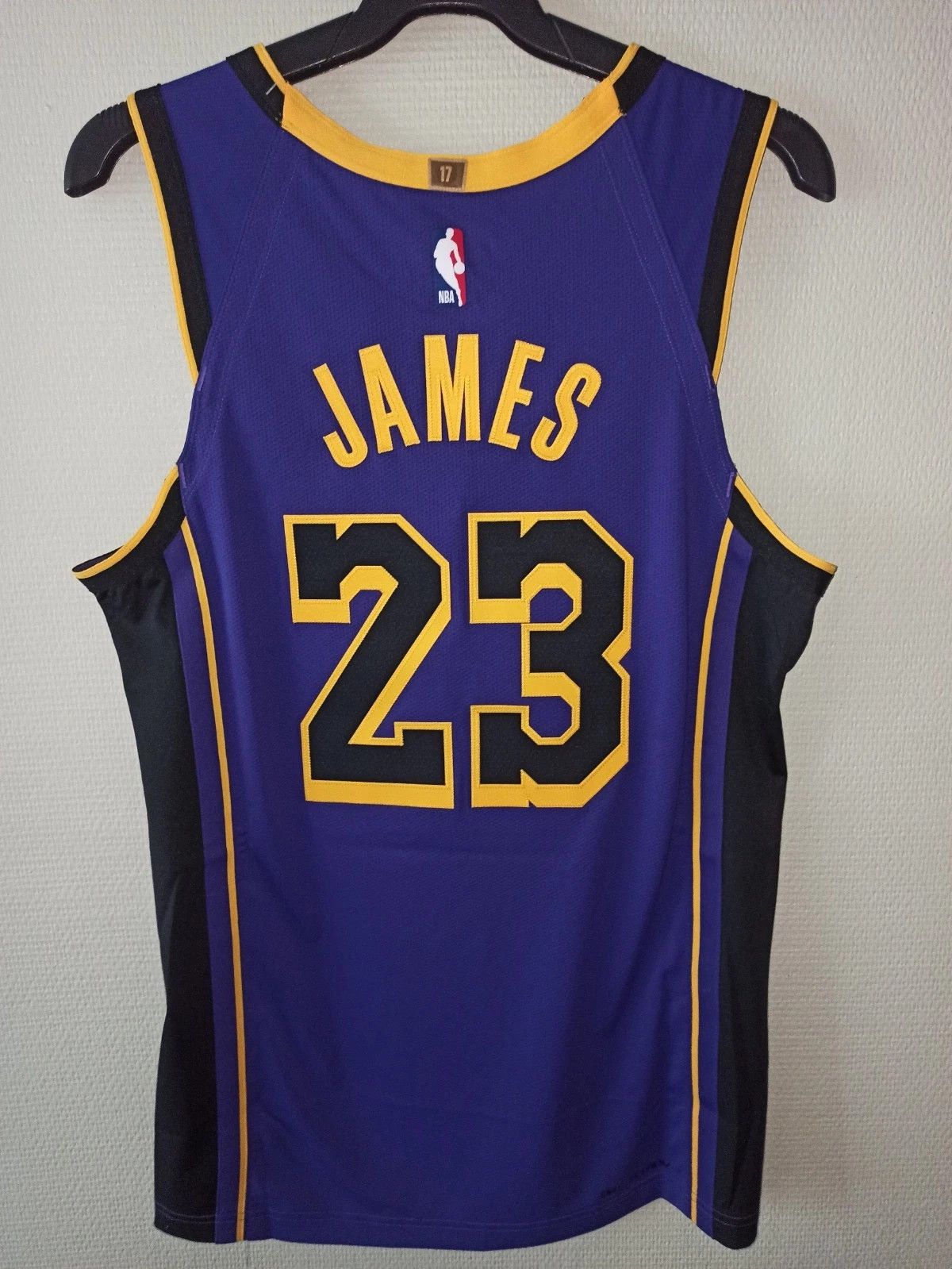 Jordan Brand Jordan LeBron James LA Lakers Authentic Jersey limited Size US M / EU 48-50 / 2 - 4 Thumbnail