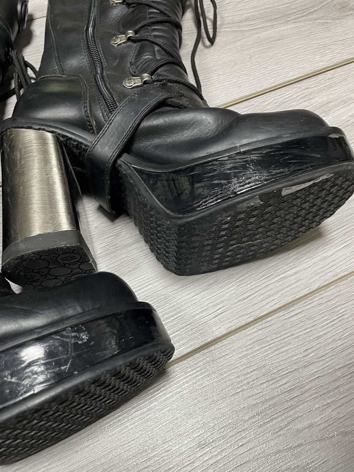 New Rock New Rock leather high boots reactor metallic heels Size US 6 / IT 36 - 7 Thumbnail