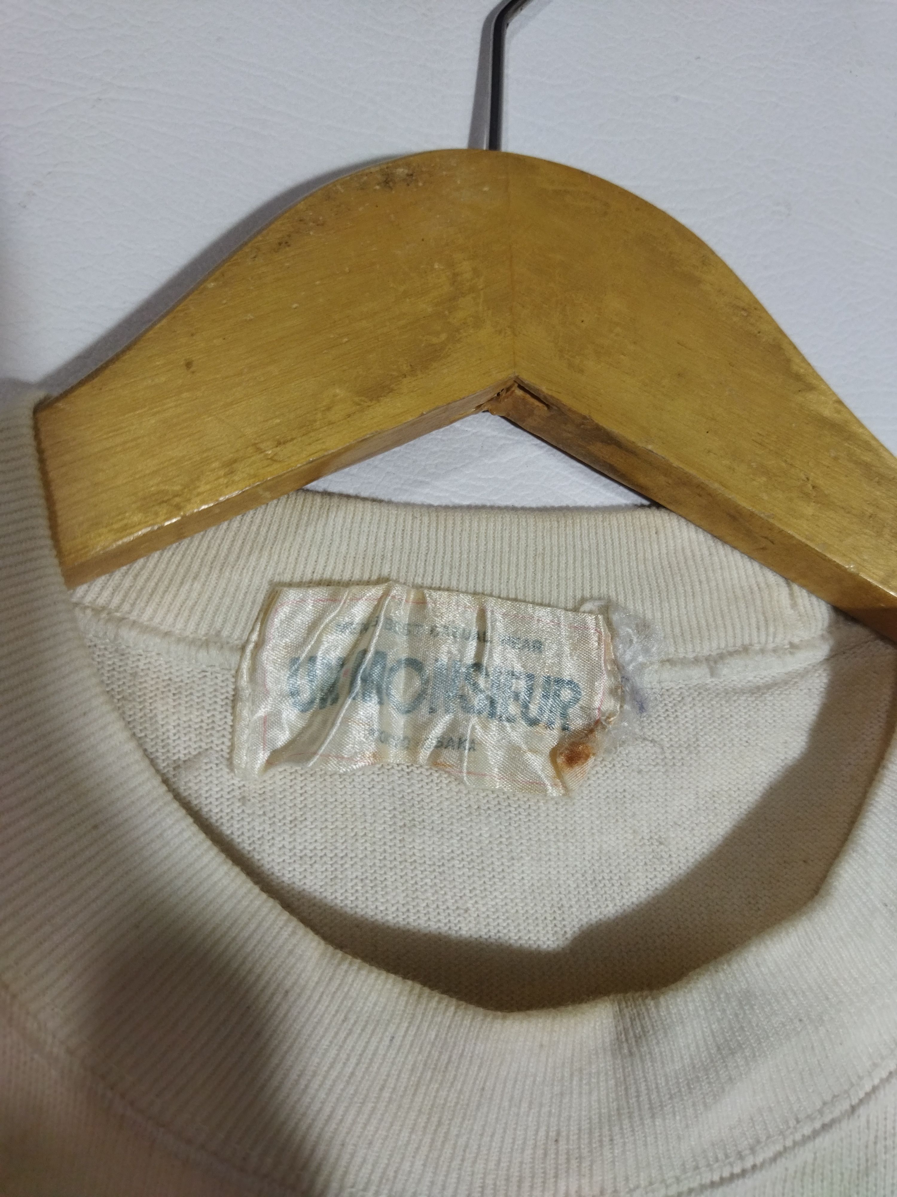 Vintage Vintage Un Monsieur Graphic T-Shirt White W Logo Print Size US M / EU 48-50 / 2 - 4 Thumbnail