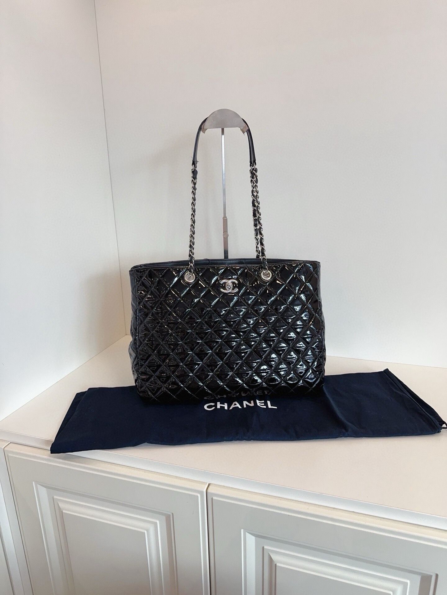 Chanel Pre-loved Bag Very good condition Size ONE SIZE - 1 Thumbnail
