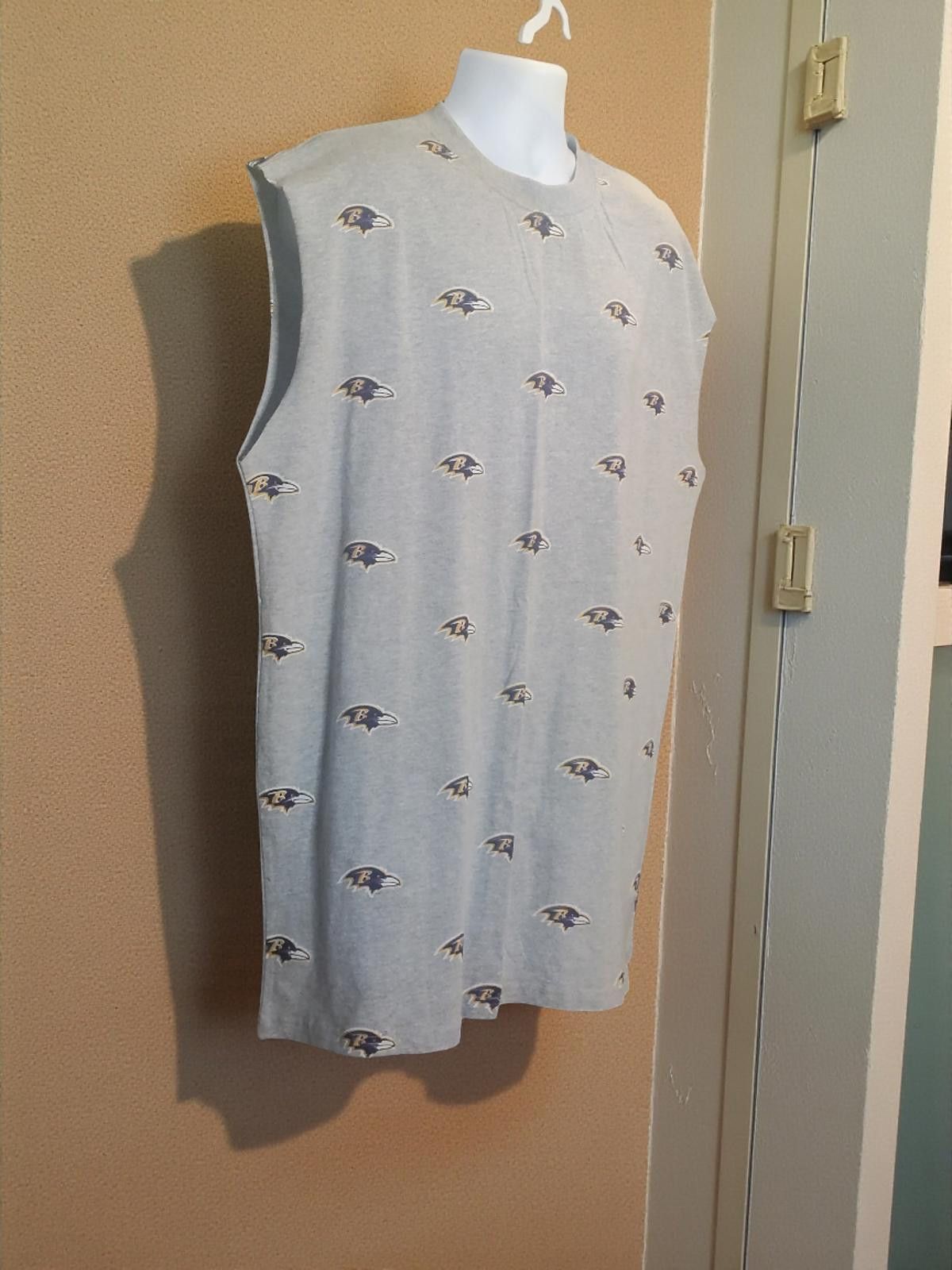 NFL Baltimore Ravens XL Cutoff Sleeveless Tee Size US XL / EU 56 / 4 - 4 Thumbnail