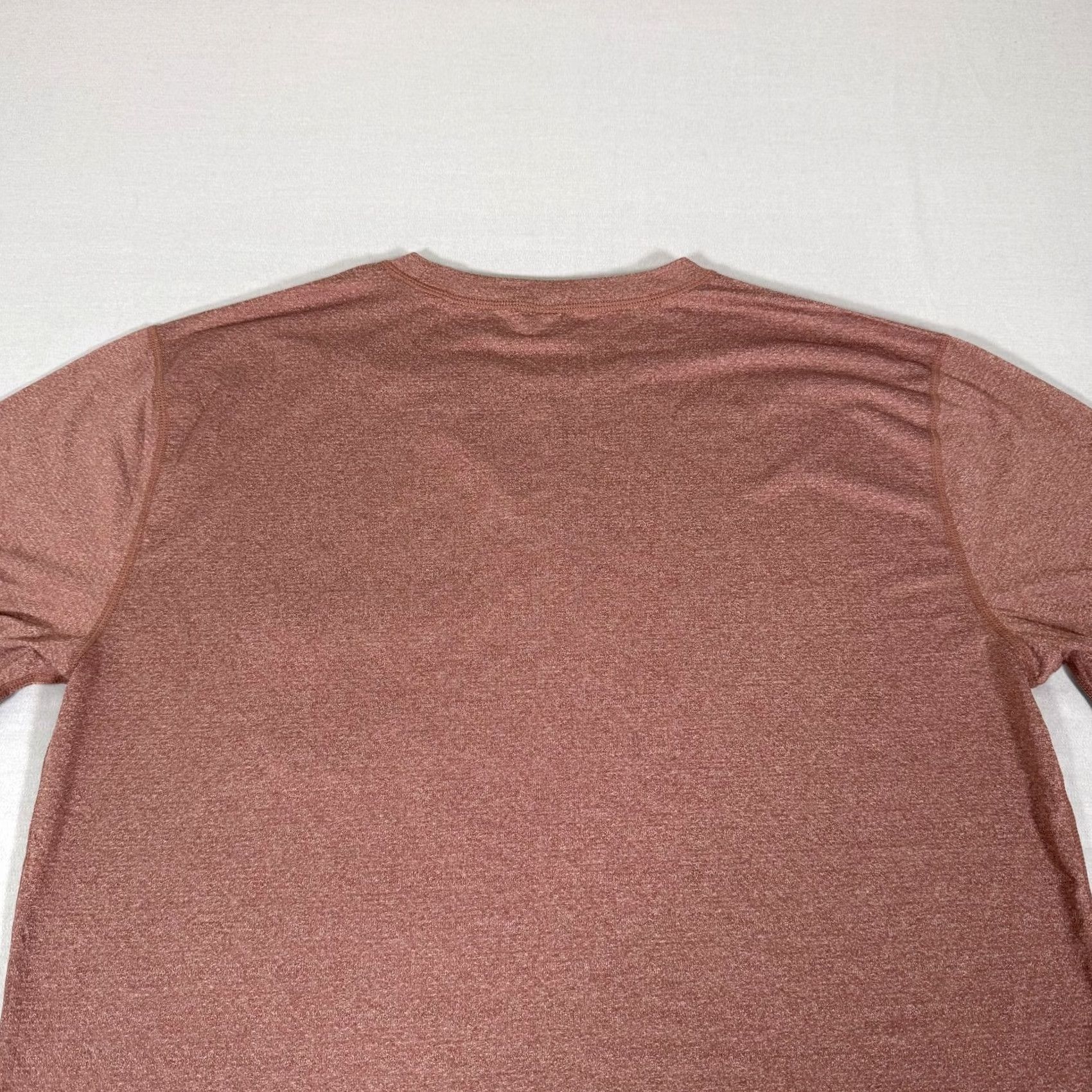 Vuori Vuori Shirt Mens XL Red Tradewind Performance Pocket Lightweight Gym Work Out Size US XL / EU 56 / 4 - 7 Thumbnail