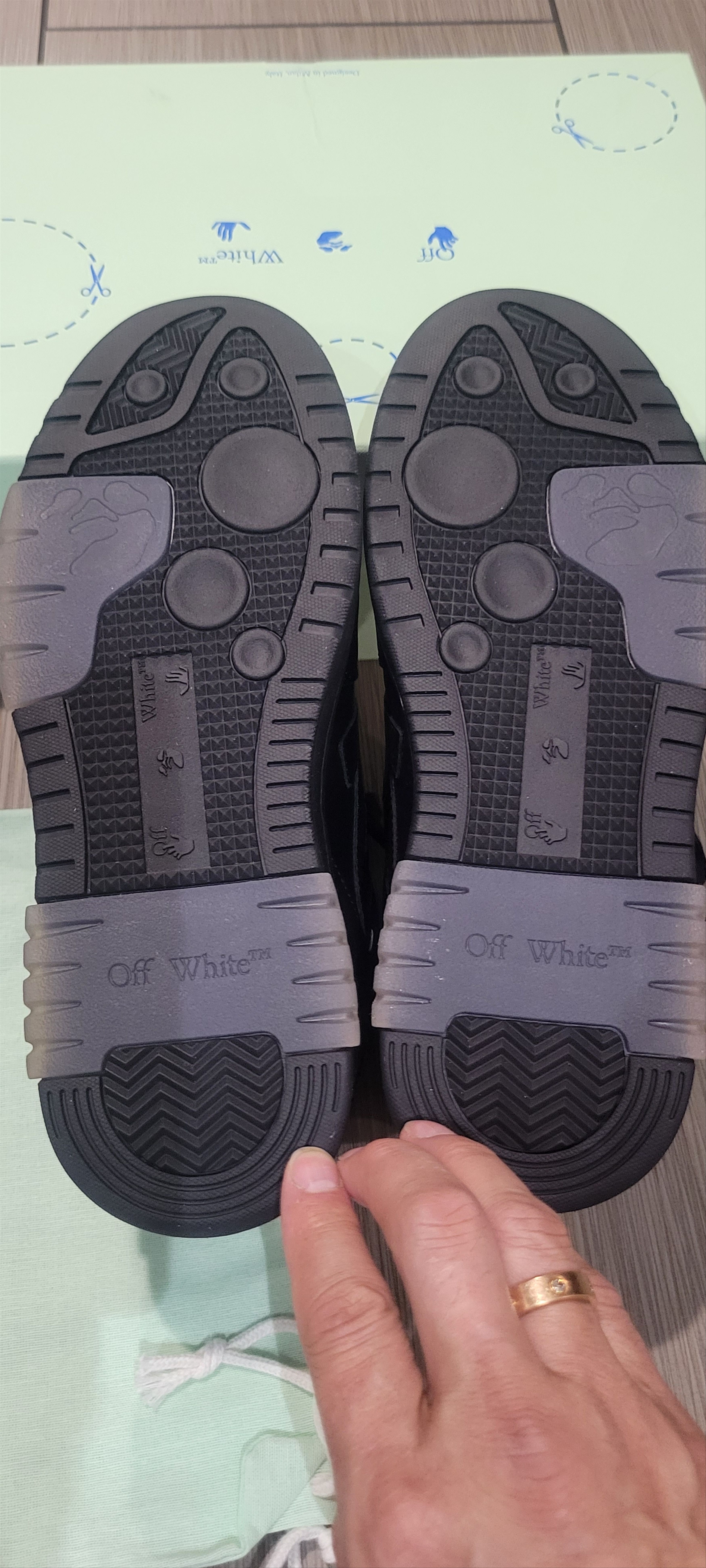 Off-White Out Of Office For Walking Size US 6 / EU 39 - 5 Thumbnail