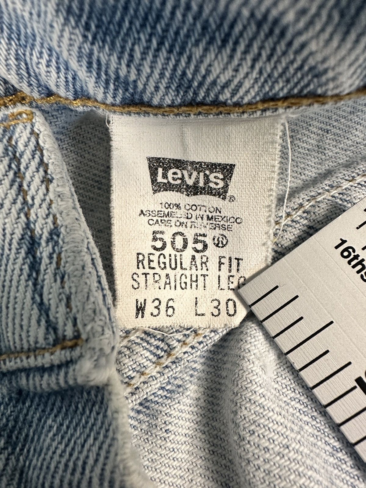 Levi's × Vintage Vintage 90s Levi’s 505 Regular Fit Straight Leg 33 x 28 Size US 33 - 4 Thumbnail