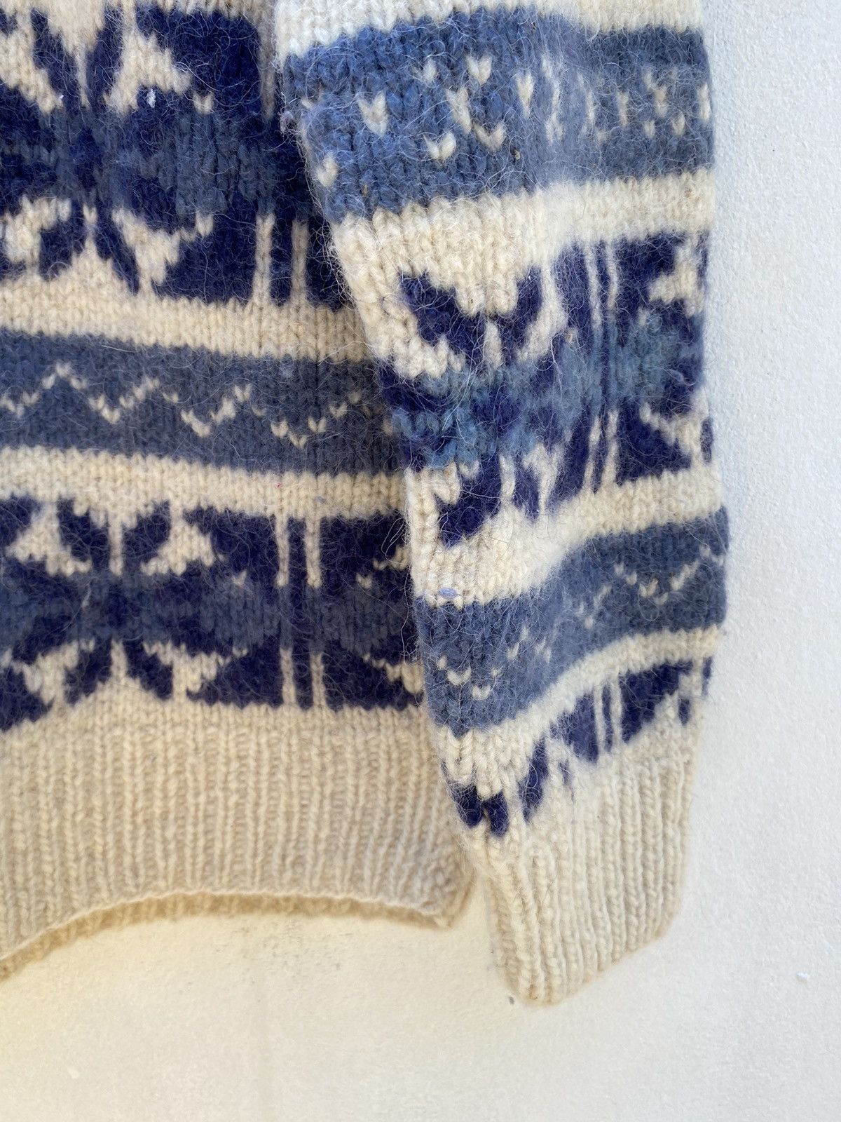 Designer × Vintage ARTESANIAS ECUADOR Blue and Cream Nordic Knit Sweater Size US S / EU 44-46 / 1 - 24 Thumbnail