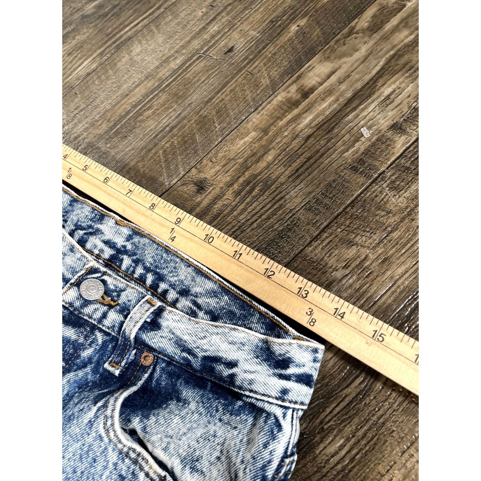 Levi's VINTAGE Levi's 501 Jeans Men 28x32 Blue Acid Wash Button Fly 501 0109 USA 80s Jeans Women Mens Girls Size US 28 / EU 44 - 4 Thumbnail